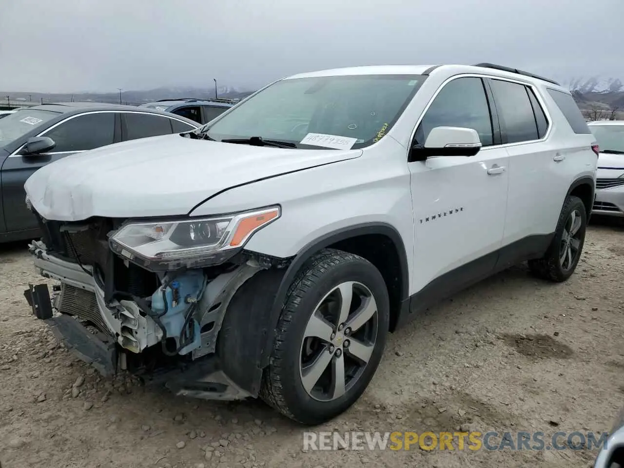 1 Photograph of a damaged car 1GNEVHKW2LJ245489 CHEVROLET TRAVERSE 2020
