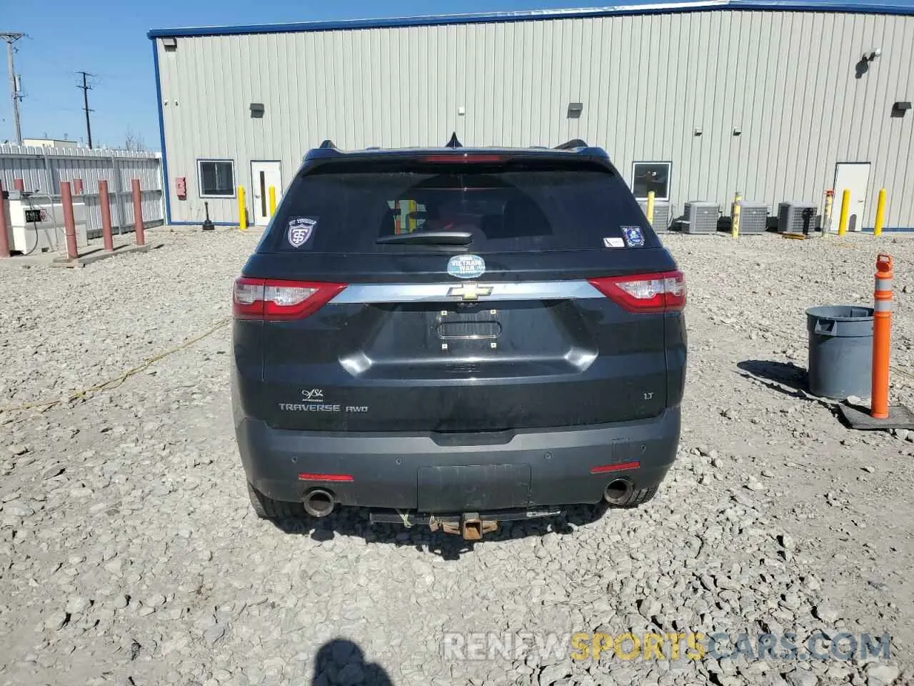 6 Photograph of a damaged car 1GNEVHKW3LJ115382 CHEVROLET TRAVERSE 2020