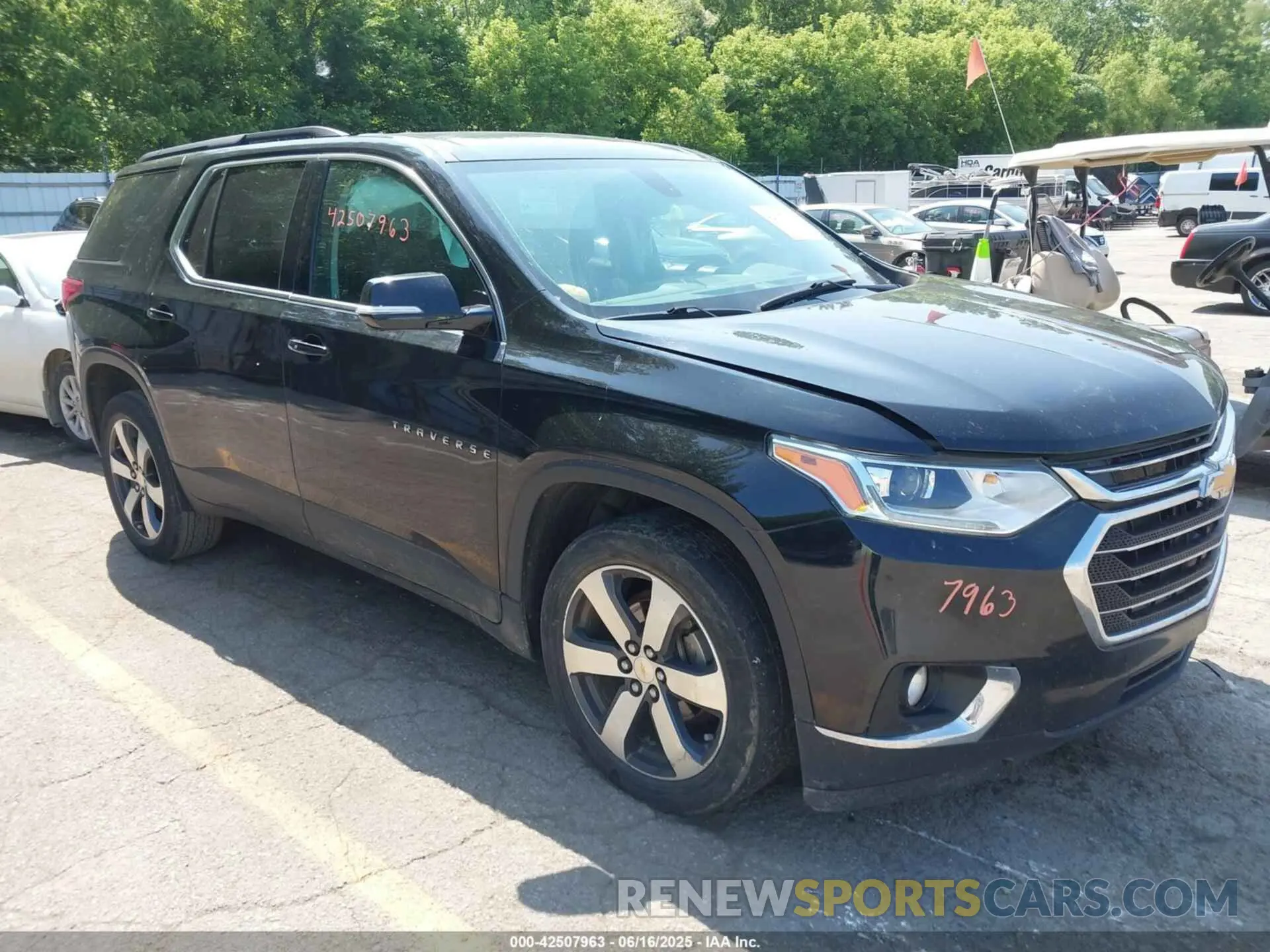1 Photograph of a damaged car 1GNEVHKW3LJ164808 CHEVROLET TRAVERSE 2020