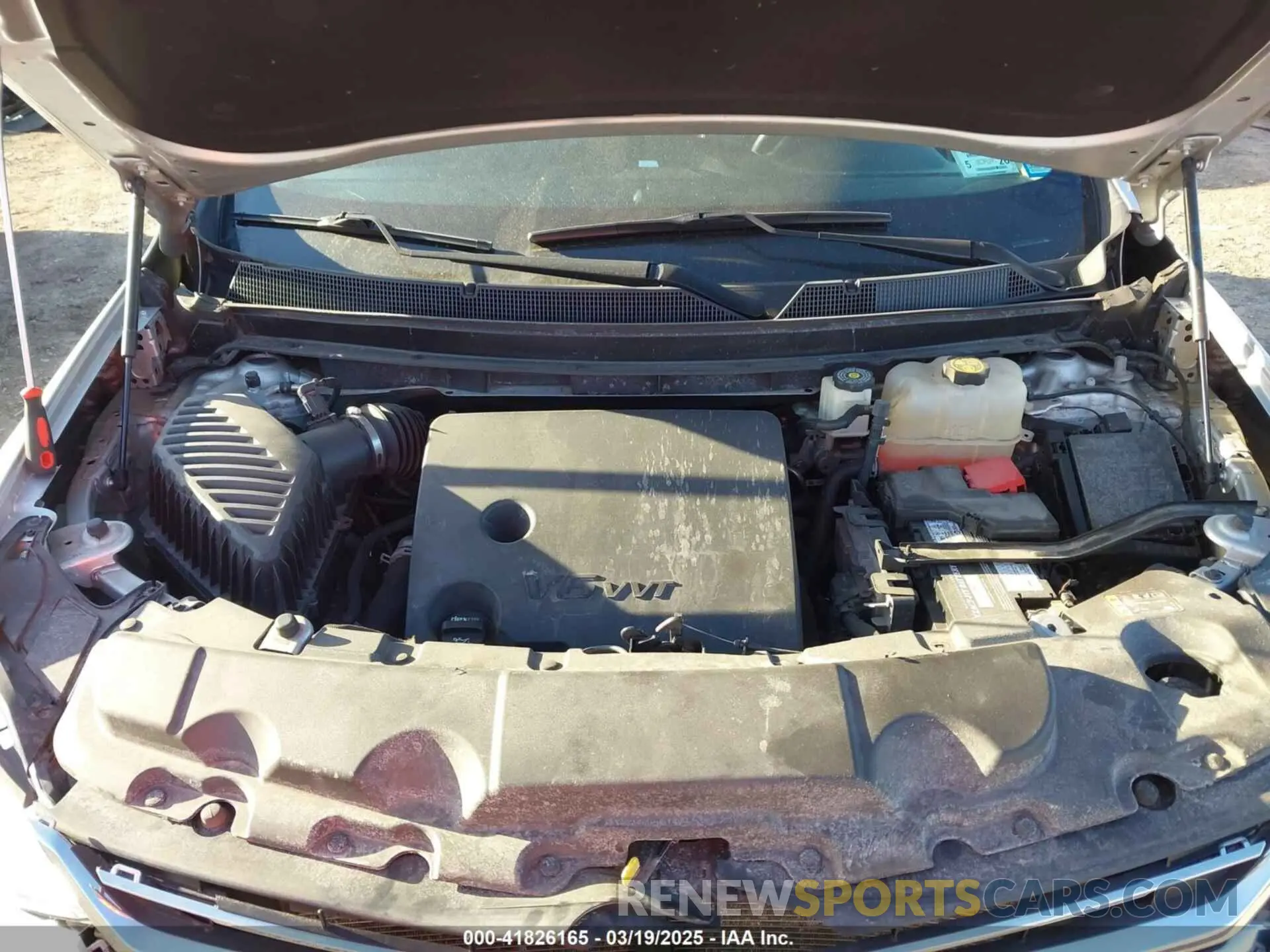 10 Photograph of a damaged car 1GNEVHKW3LJ256209 CHEVROLET TRAVERSE 2020