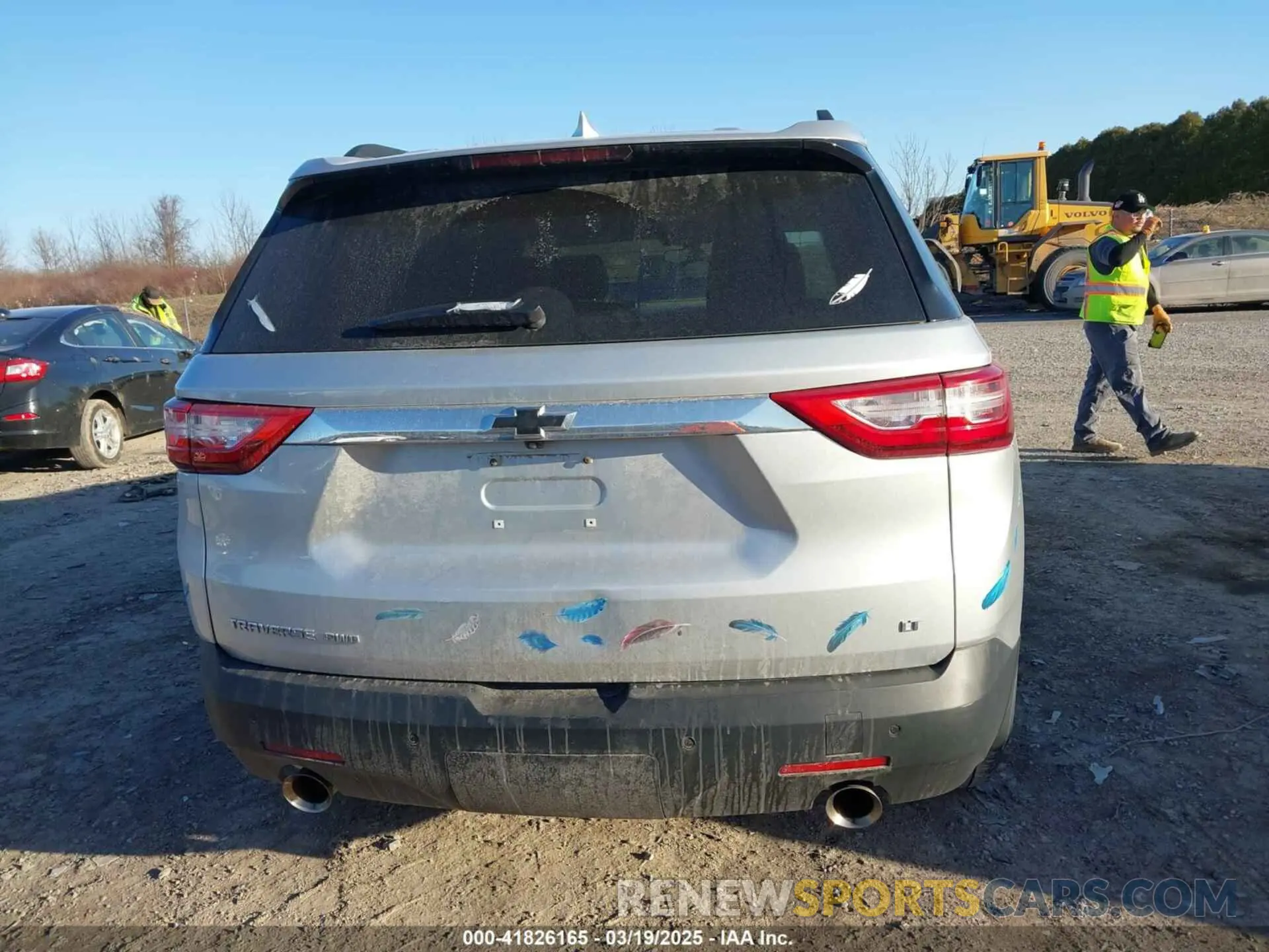 16 Photograph of a damaged car 1GNEVHKW3LJ256209 CHEVROLET TRAVERSE 2020