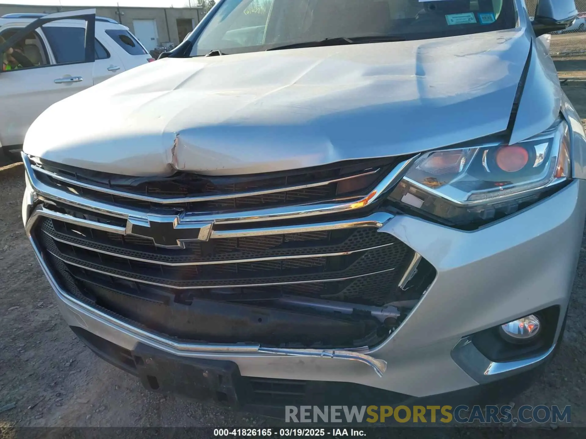 6 Photograph of a damaged car 1GNEVHKW3LJ256209 CHEVROLET TRAVERSE 2020