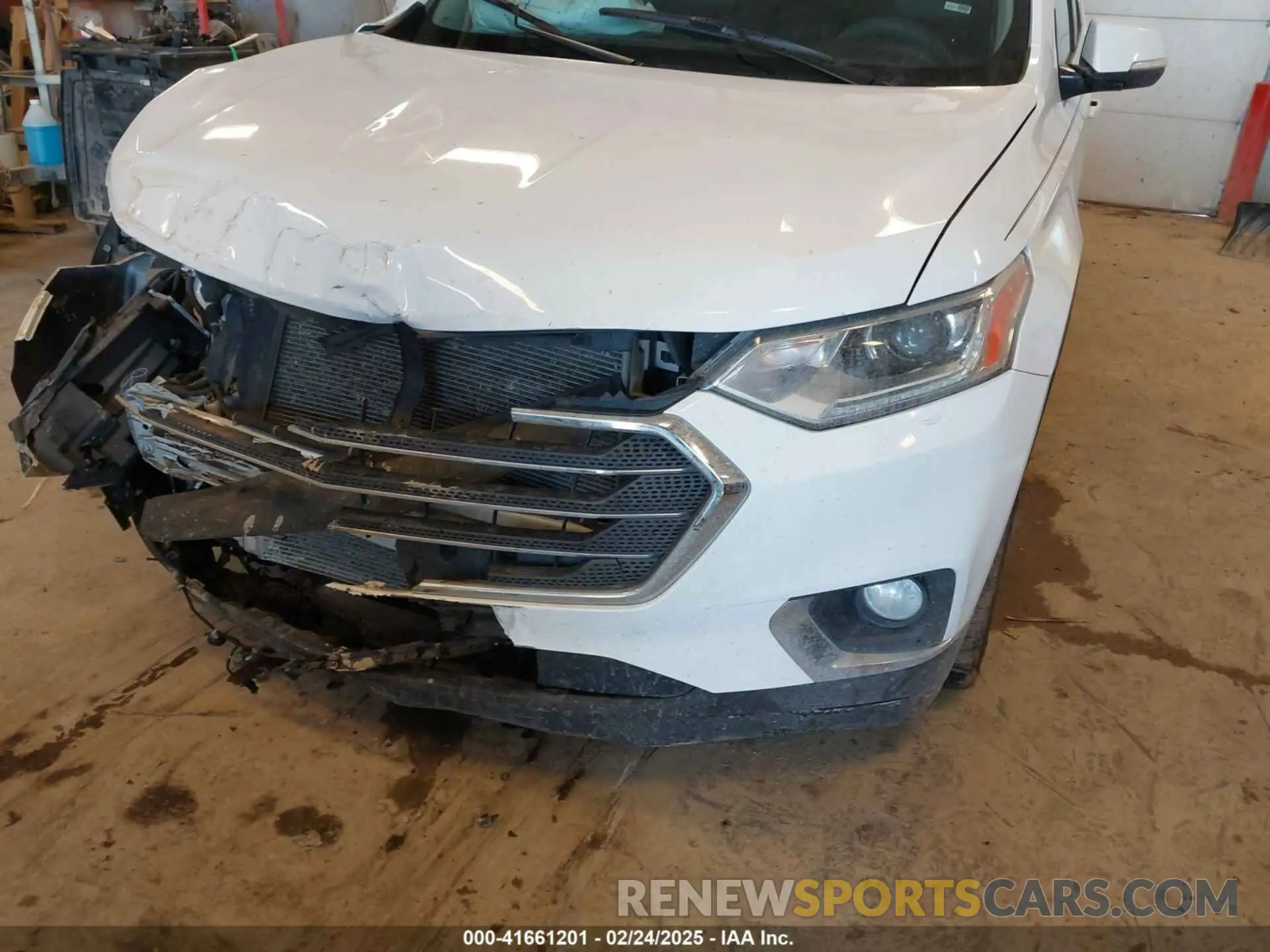 6 Photograph of a damaged car 1GNEVHKW4LJ101782 CHEVROLET TRAVERSE 2020