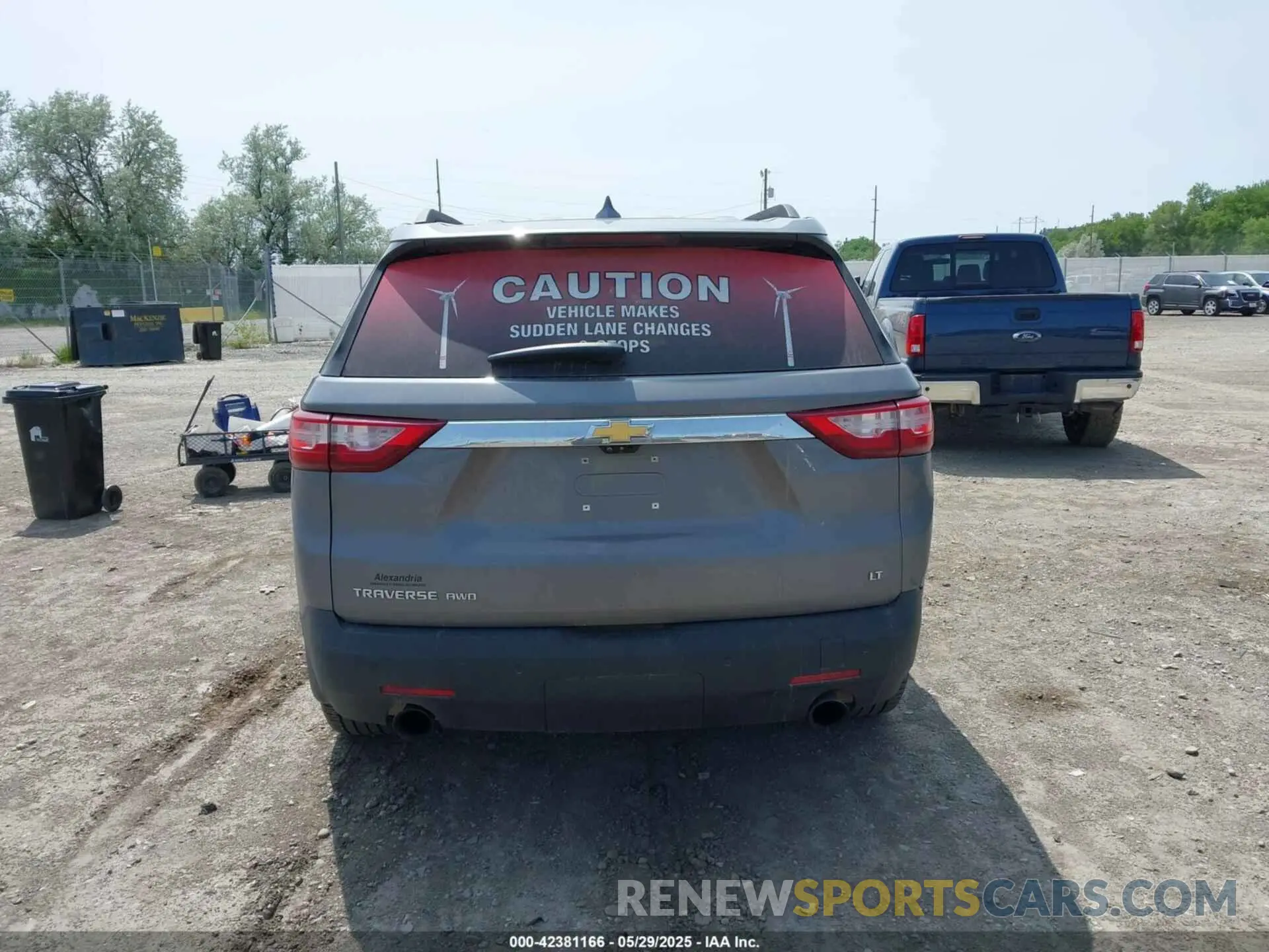 16 Photograph of a damaged car 1GNEVHKW4LJ144745 CHEVROLET TRAVERSE 2020
