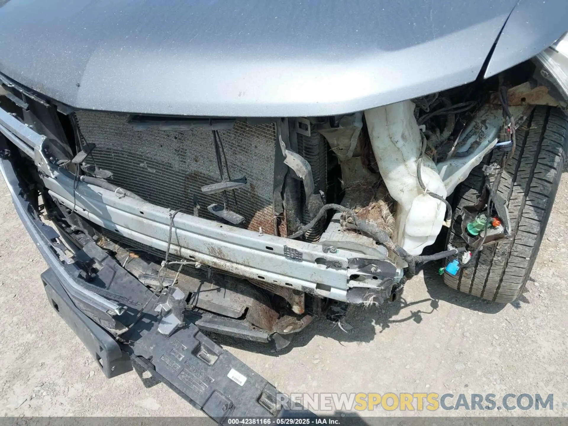 19 Photograph of a damaged car 1GNEVHKW4LJ144745 CHEVROLET TRAVERSE 2020