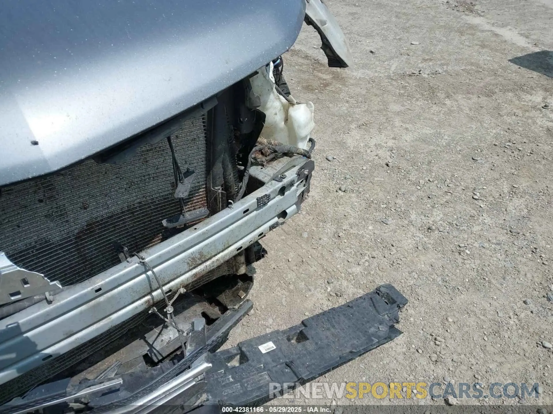 21 Photograph of a damaged car 1GNEVHKW4LJ144745 CHEVROLET TRAVERSE 2020