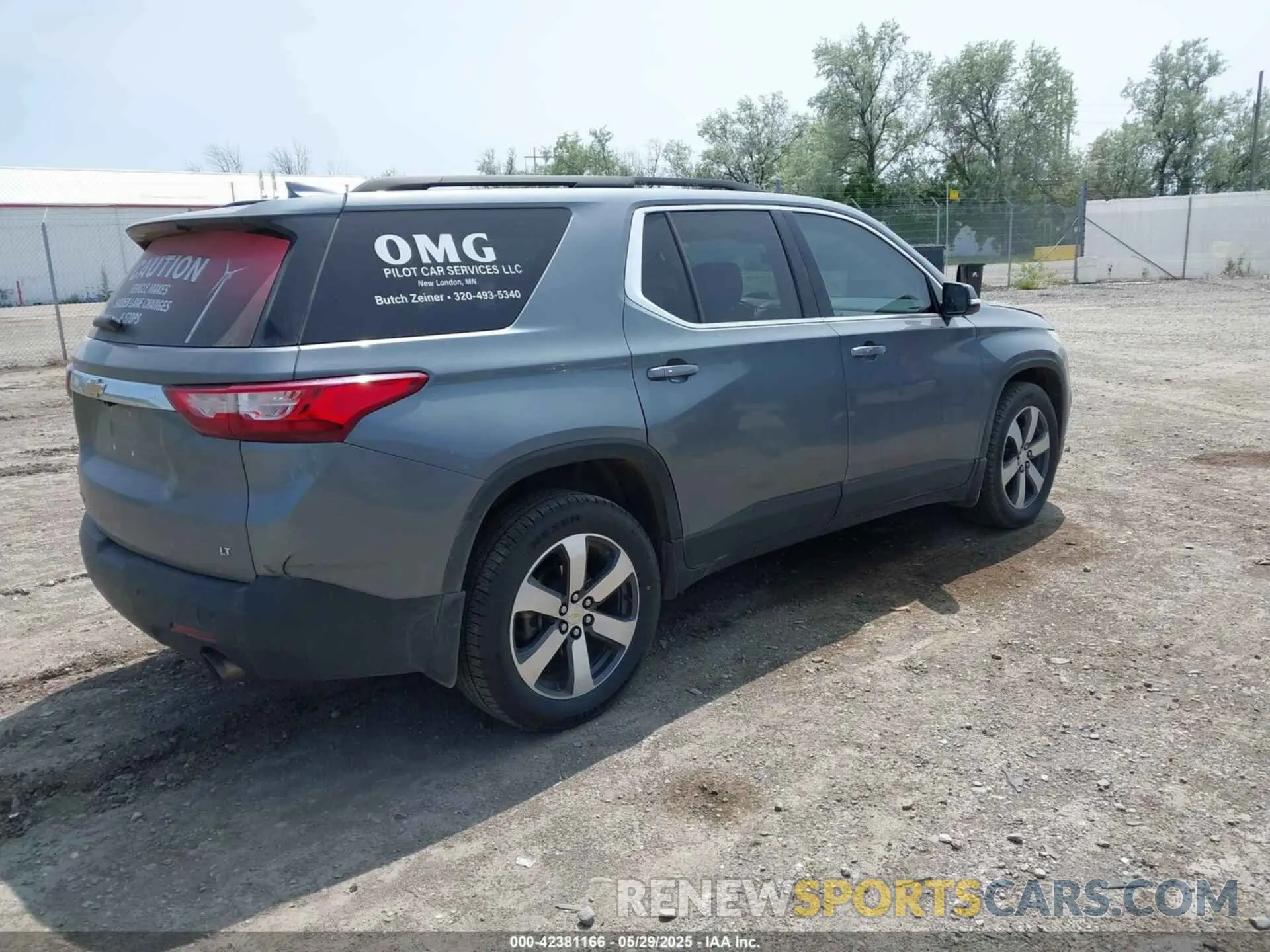 4 Photograph of a damaged car 1GNEVHKW4LJ144745 CHEVROLET TRAVERSE 2020