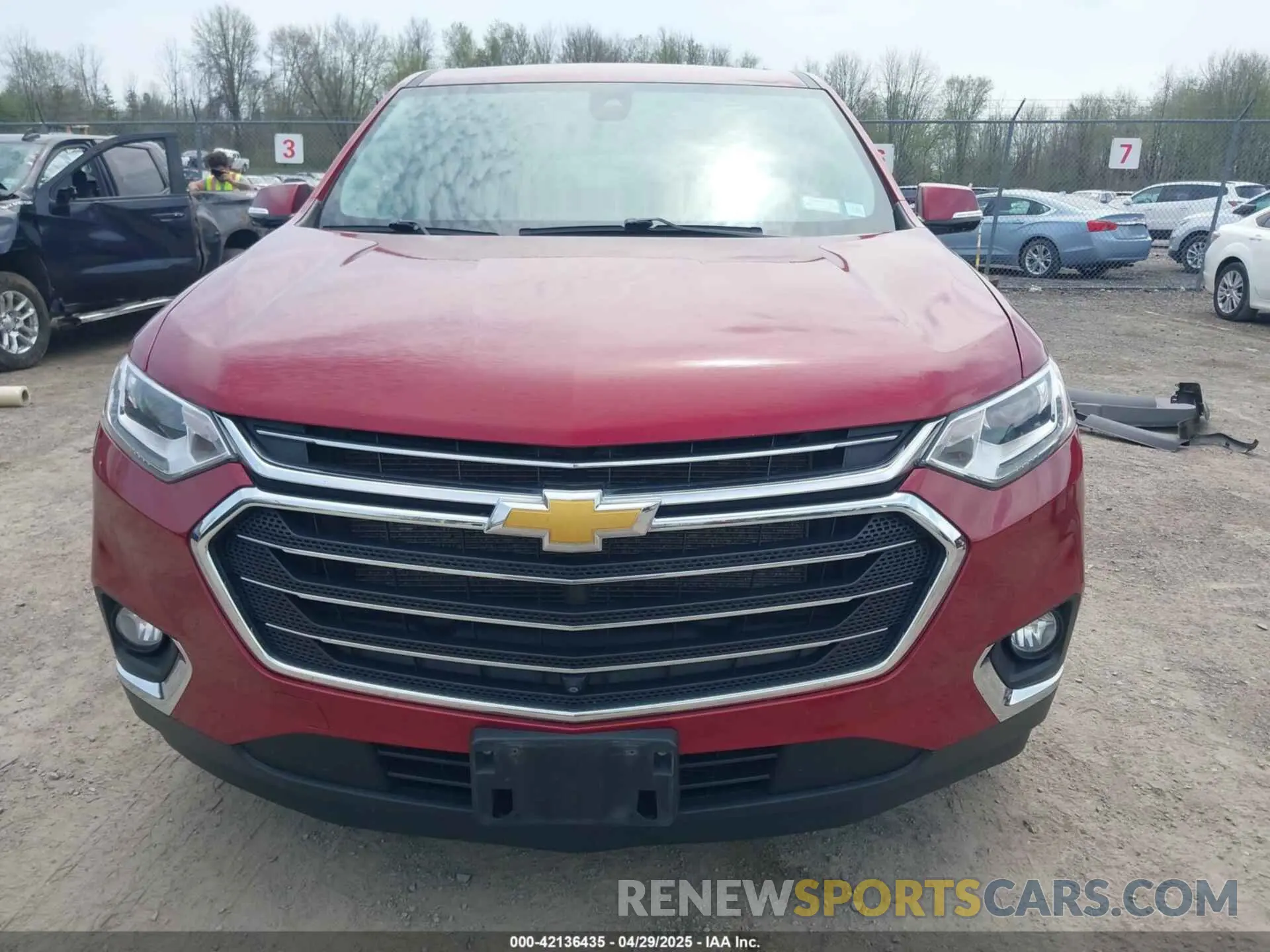 13 Photograph of a damaged car 1GNEVHKW6LJ236648 CHEVROLET TRAVERSE 2020