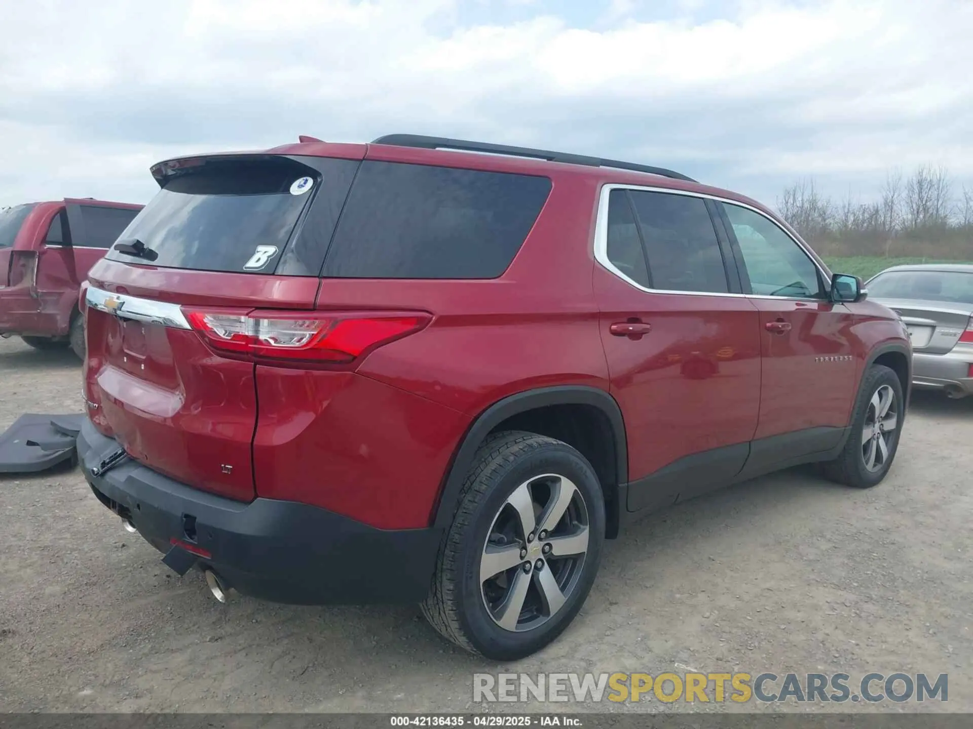 4 Photograph of a damaged car 1GNEVHKW6LJ236648 CHEVROLET TRAVERSE 2020