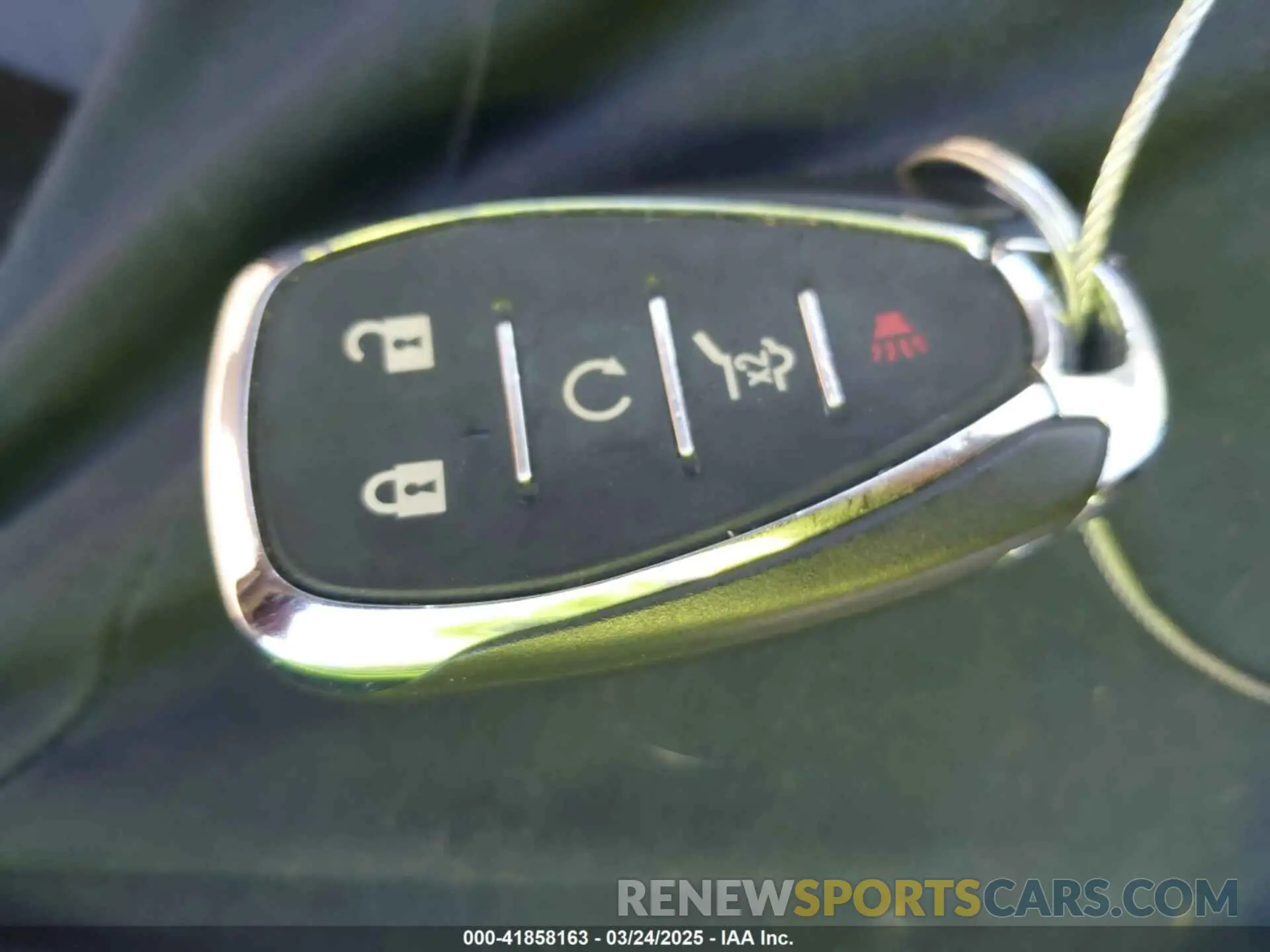 11 Photograph of a damaged car 1GNEVHKW6LJ241798 CHEVROLET TRAVERSE 2020