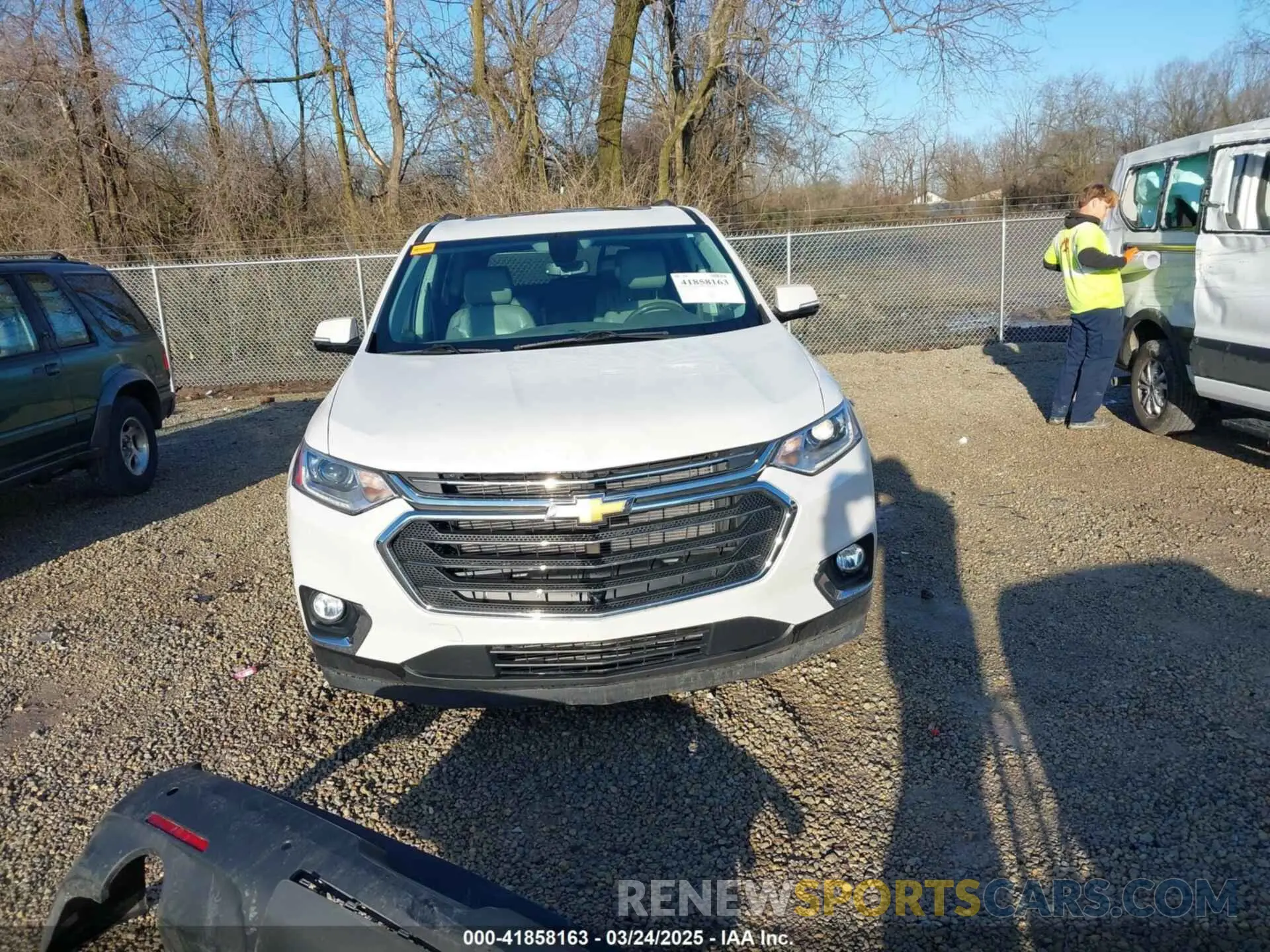 13 Photograph of a damaged car 1GNEVHKW6LJ241798 CHEVROLET TRAVERSE 2020