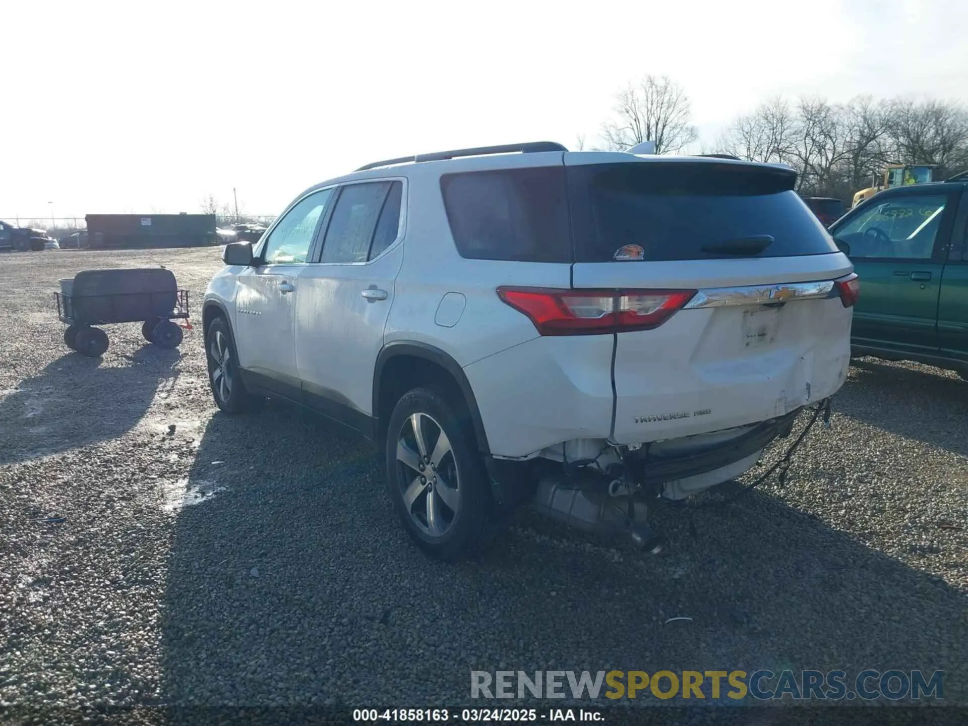 3 Photograph of a damaged car 1GNEVHKW6LJ241798 CHEVROLET TRAVERSE 2020