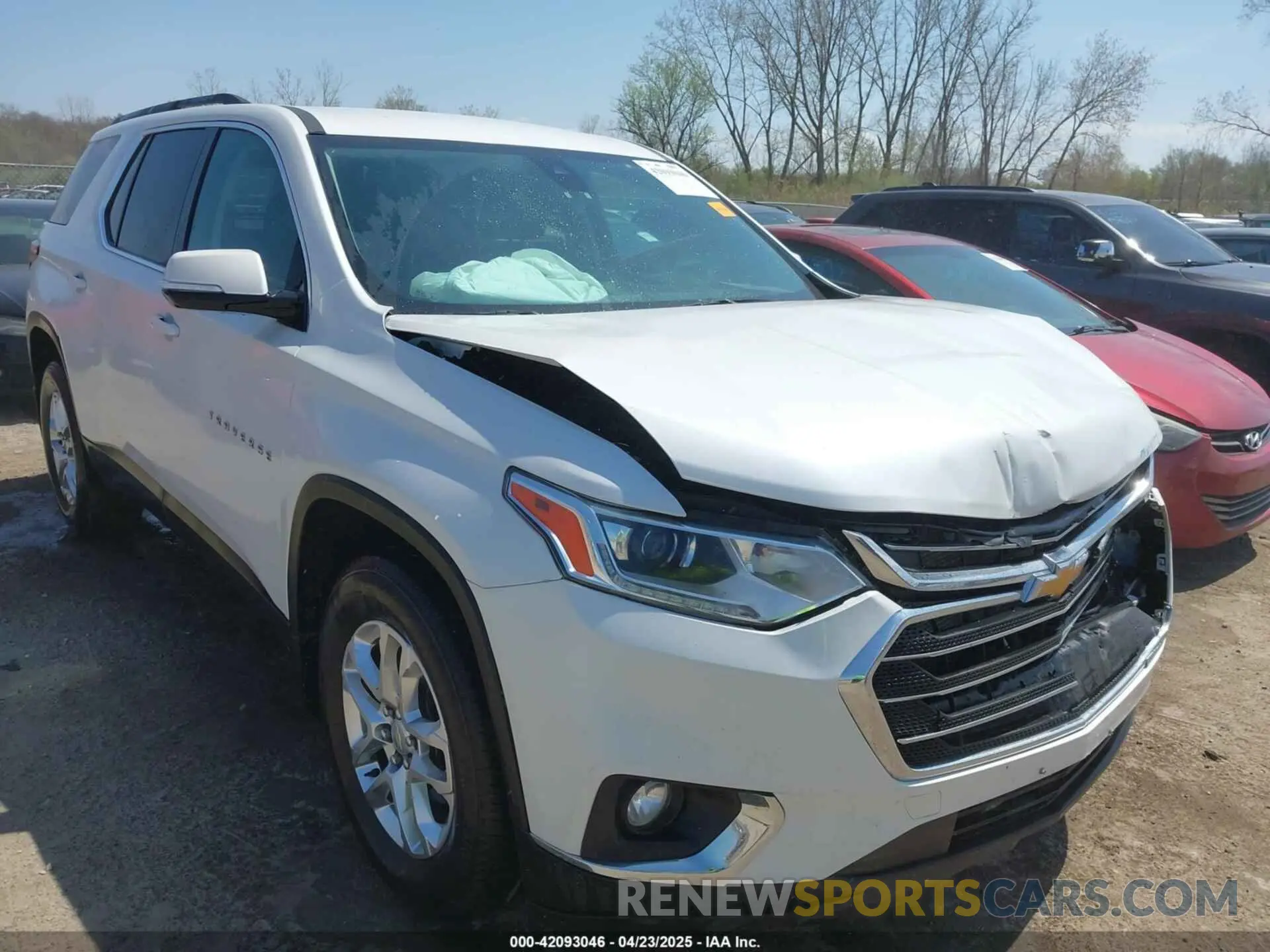 1 Photograph of a damaged car 1GNEVHKW6LJ321571 CHEVROLET TRAVERSE 2020