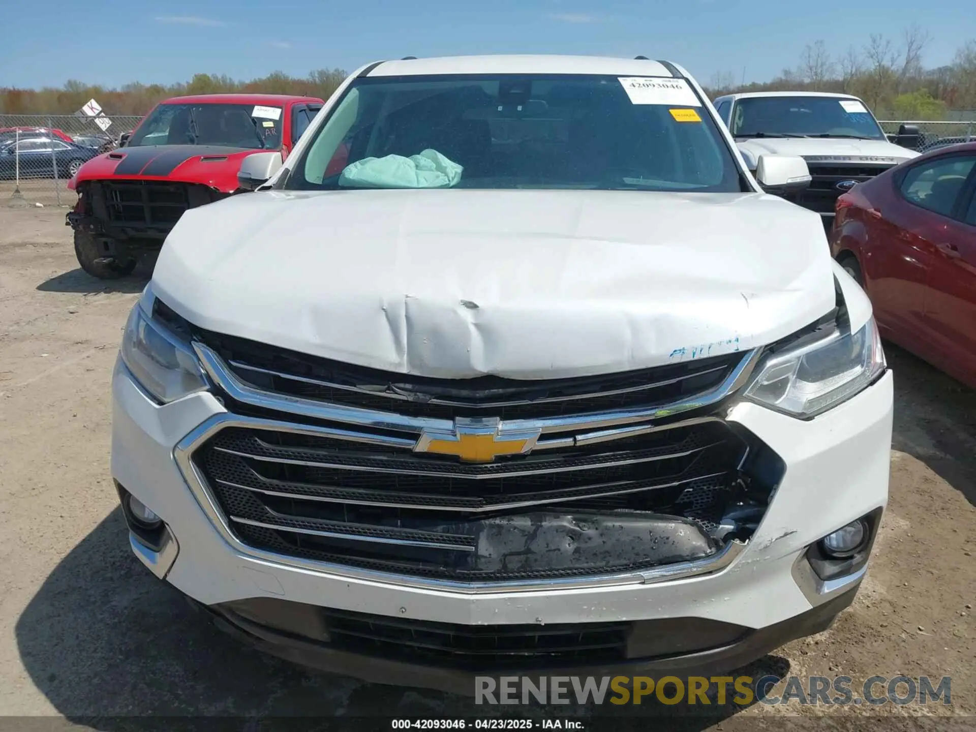 6 Photograph of a damaged car 1GNEVHKW6LJ321571 CHEVROLET TRAVERSE 2020