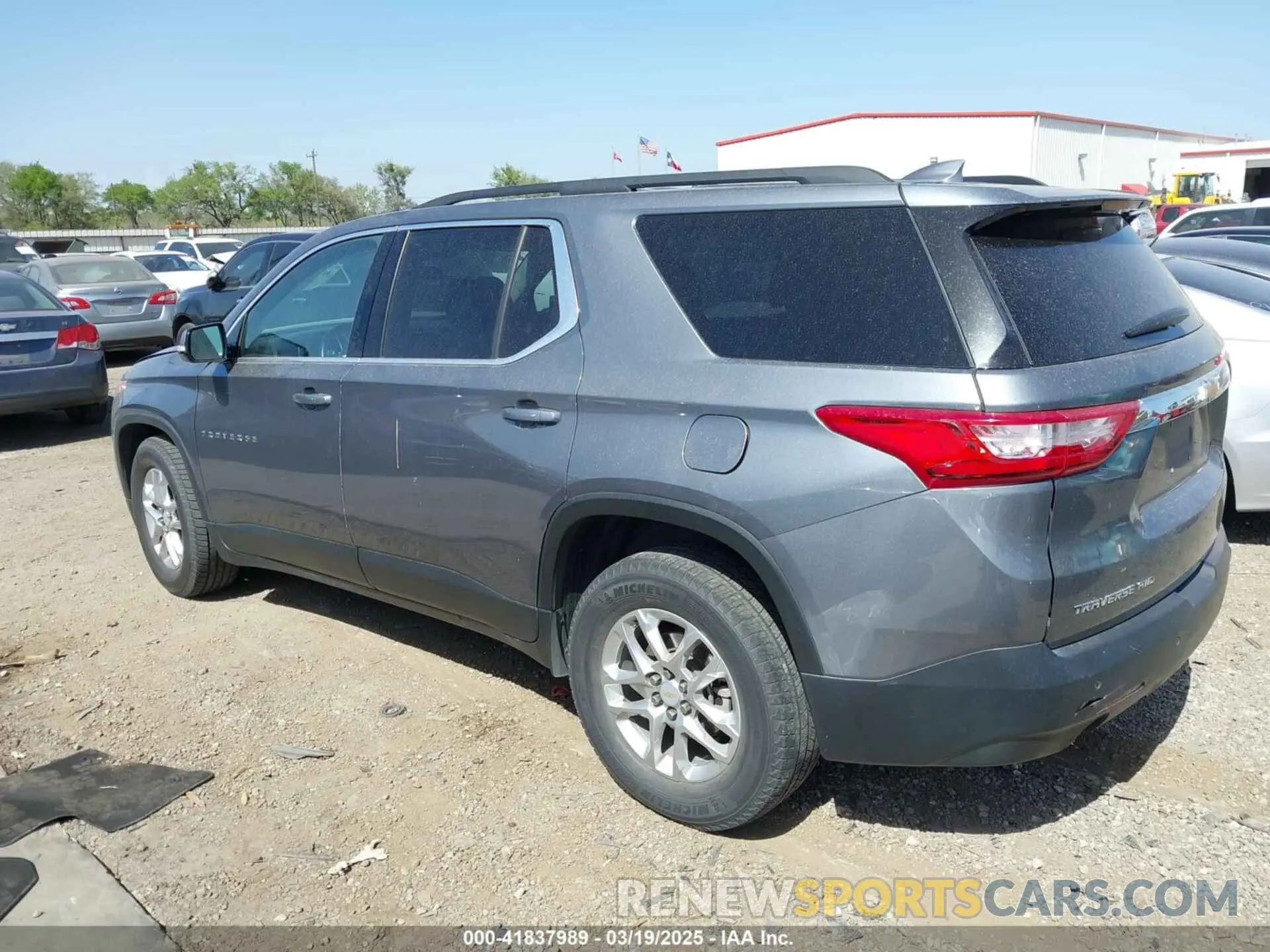 3 Photograph of a damaged car 1GNEVHKW7LJ145467 CHEVROLET TRAVERSE 2020