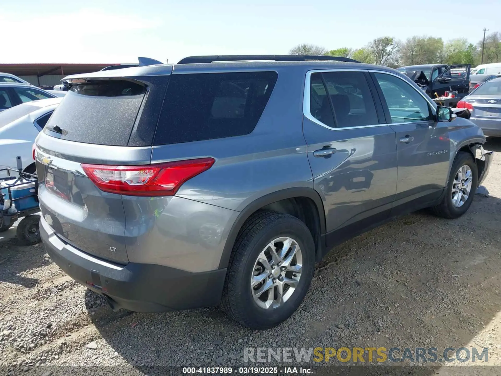 4 Photograph of a damaged car 1GNEVHKW7LJ145467 CHEVROLET TRAVERSE 2020