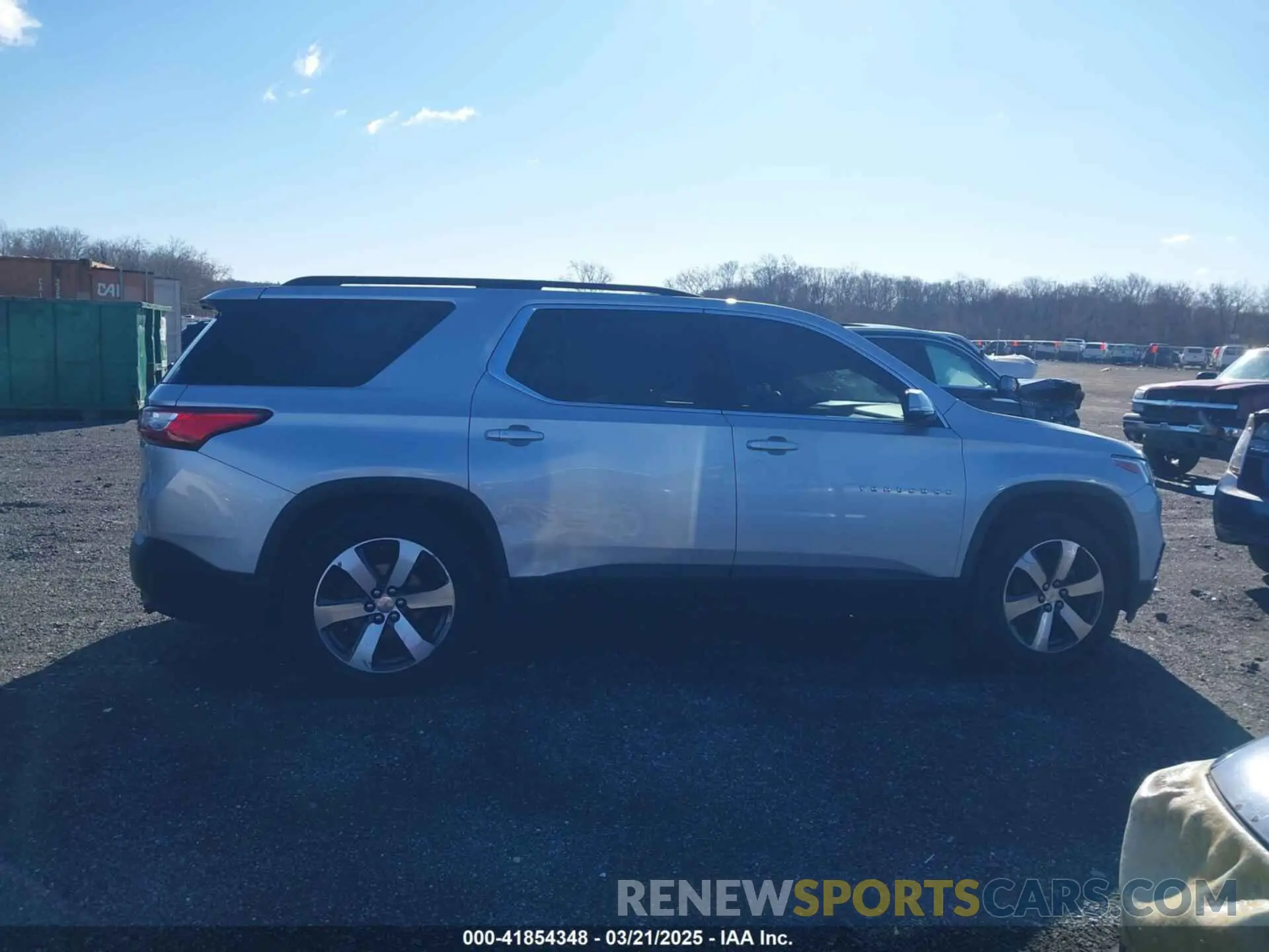 13 Photograph of a damaged car 1GNEVHKW8LJ108105 CHEVROLET TRAVERSE 2020