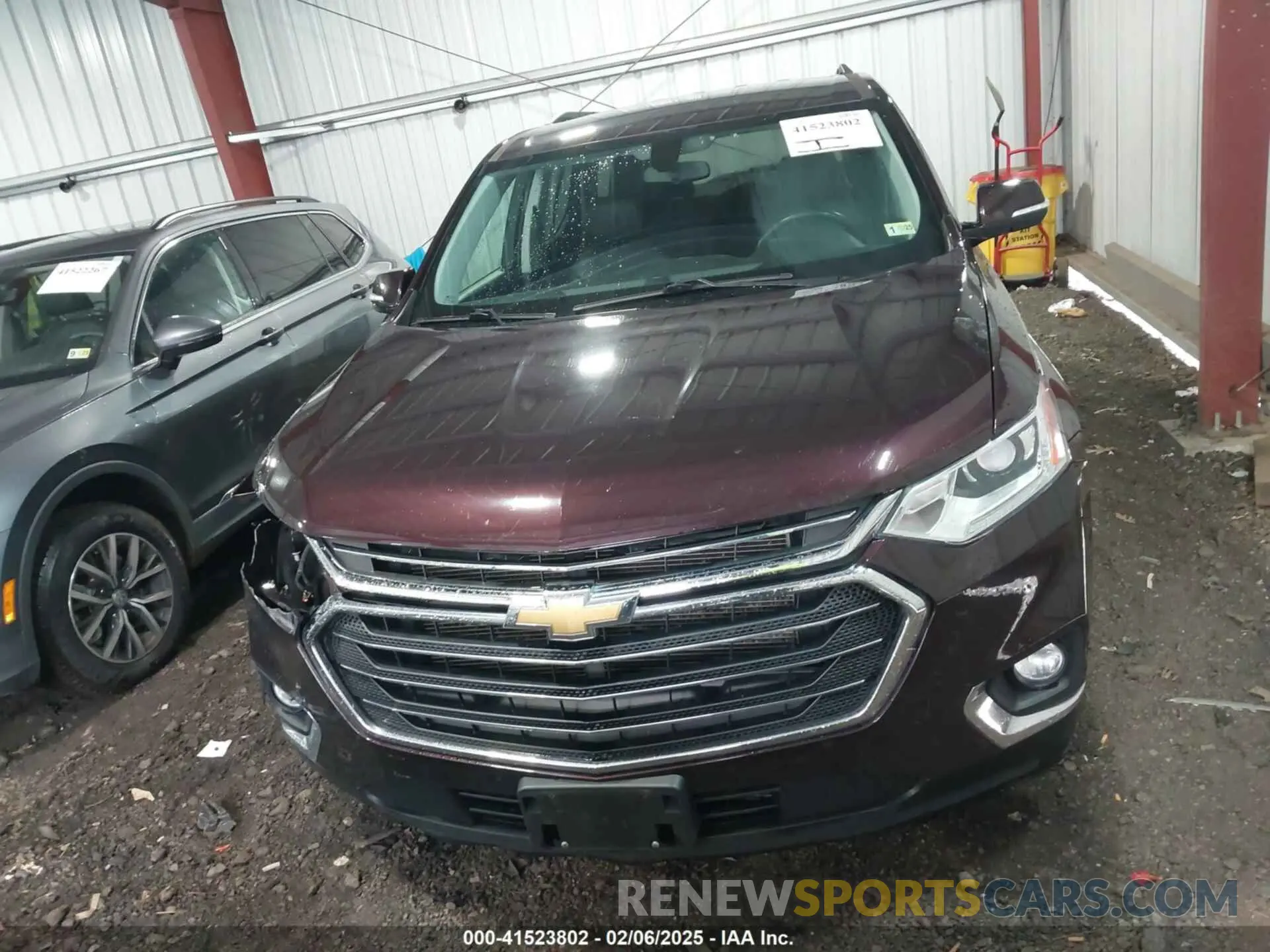 12 Photograph of a damaged car 1GNEVHKW8LJ127009 CHEVROLET TRAVERSE 2020