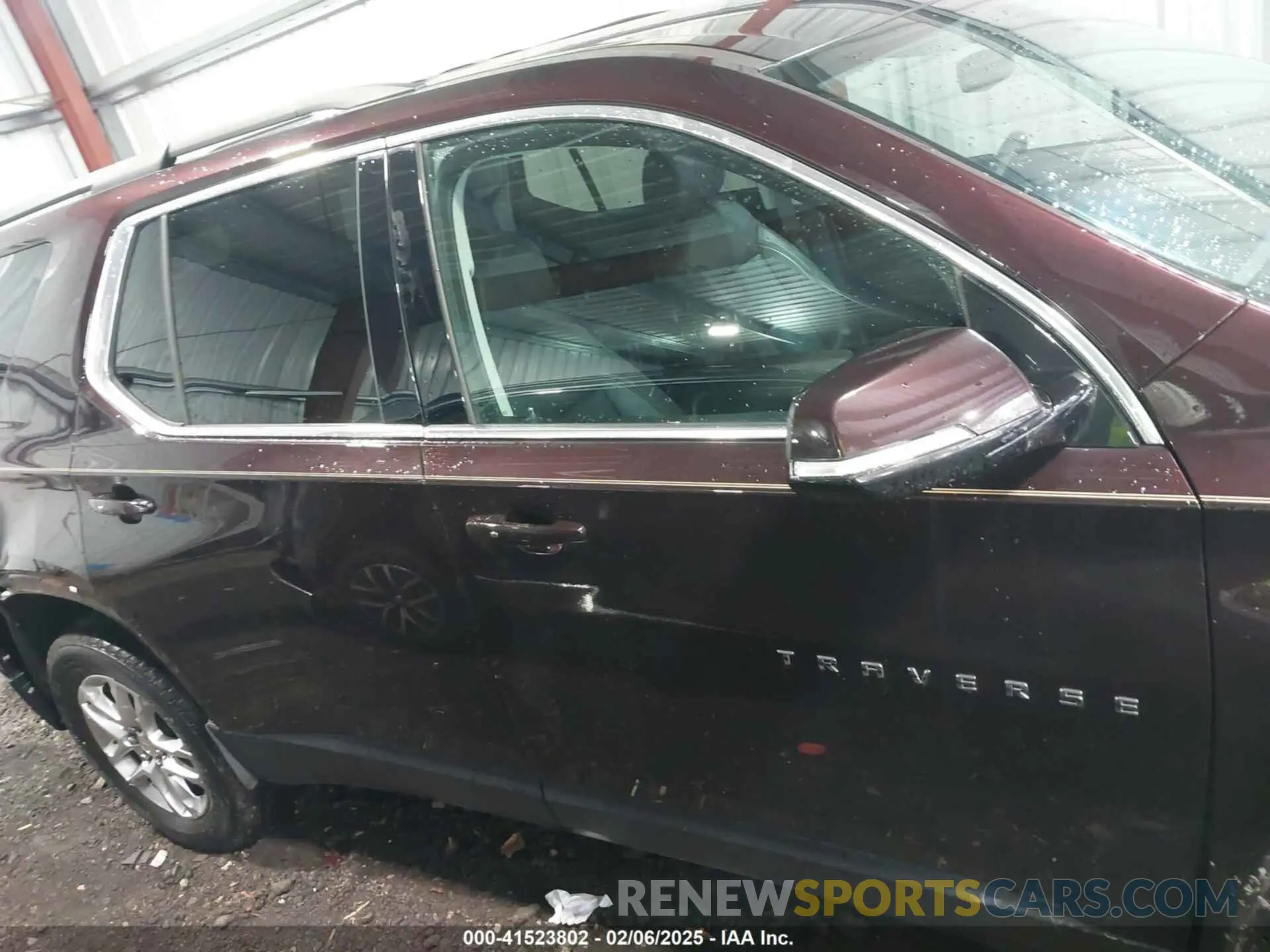 13 Photograph of a damaged car 1GNEVHKW8LJ127009 CHEVROLET TRAVERSE 2020