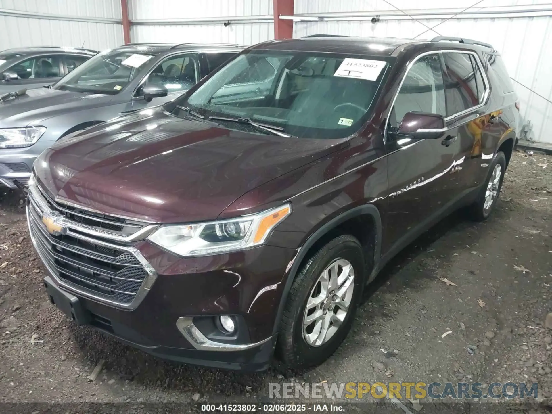 2 Photograph of a damaged car 1GNEVHKW8LJ127009 CHEVROLET TRAVERSE 2020