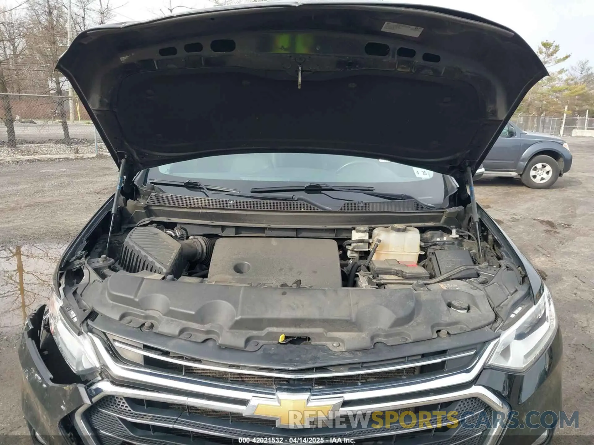 10 Photograph of a damaged car 1GNEVHKW8LJ238661 CHEVROLET TRAVERSE 2020