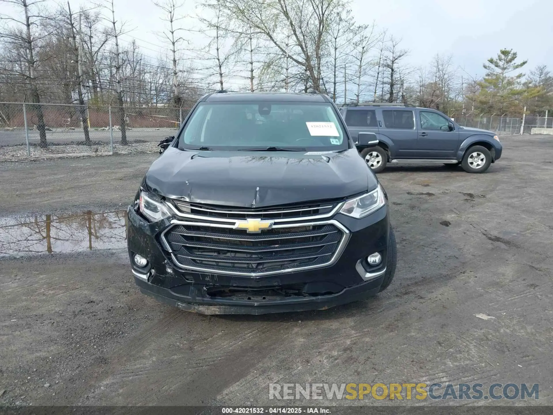 12 Photograph of a damaged car 1GNEVHKW8LJ238661 CHEVROLET TRAVERSE 2020