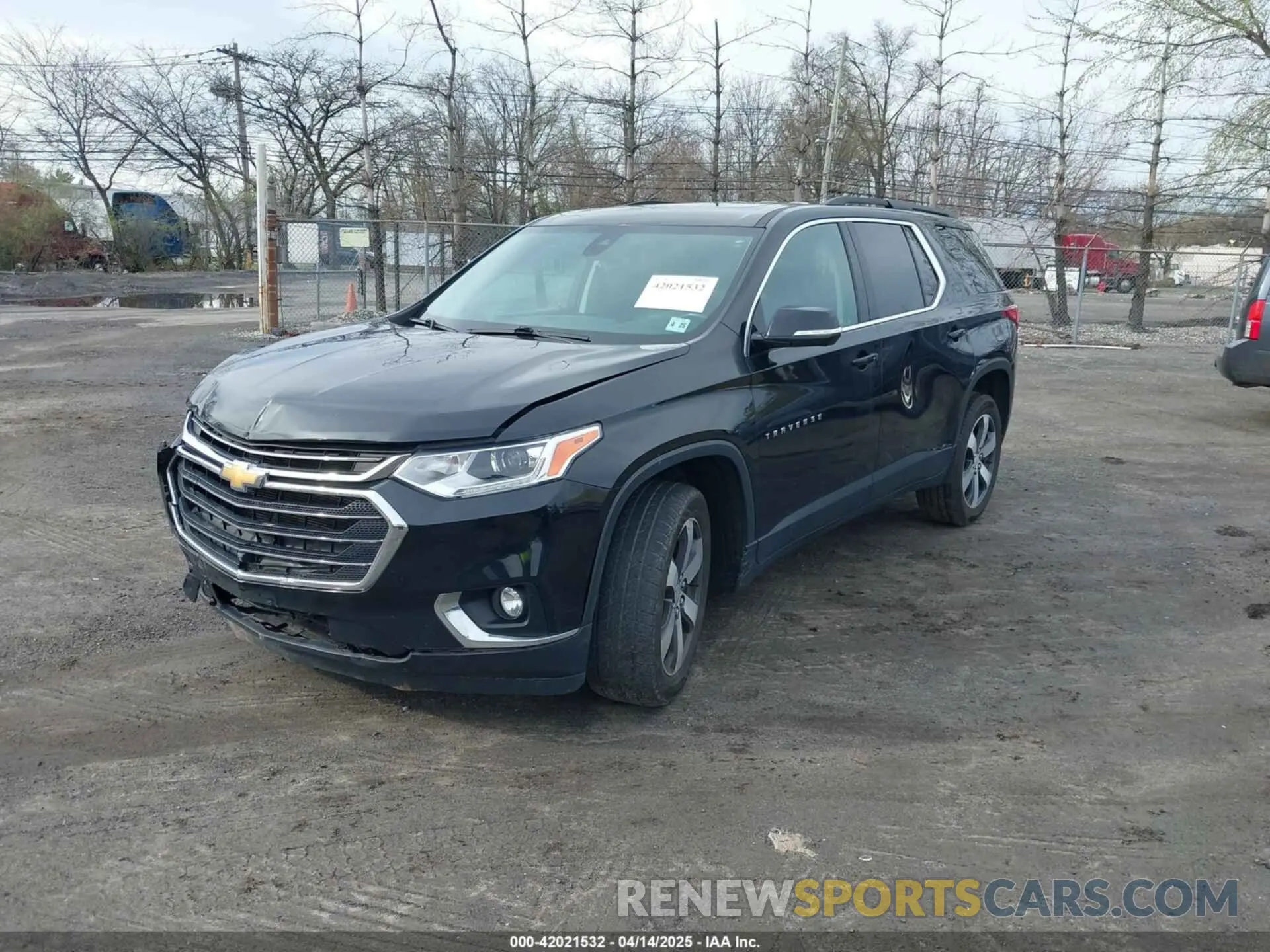 2 Photograph of a damaged car 1GNEVHKW8LJ238661 CHEVROLET TRAVERSE 2020