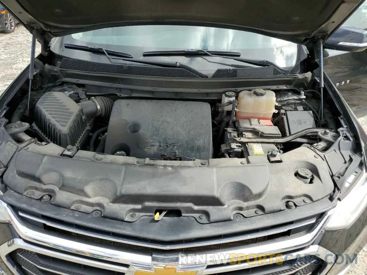 12 Photograph of a damaged car 1GNEVHKW8LJ317229 CHEVROLET TRAVERSE 2020