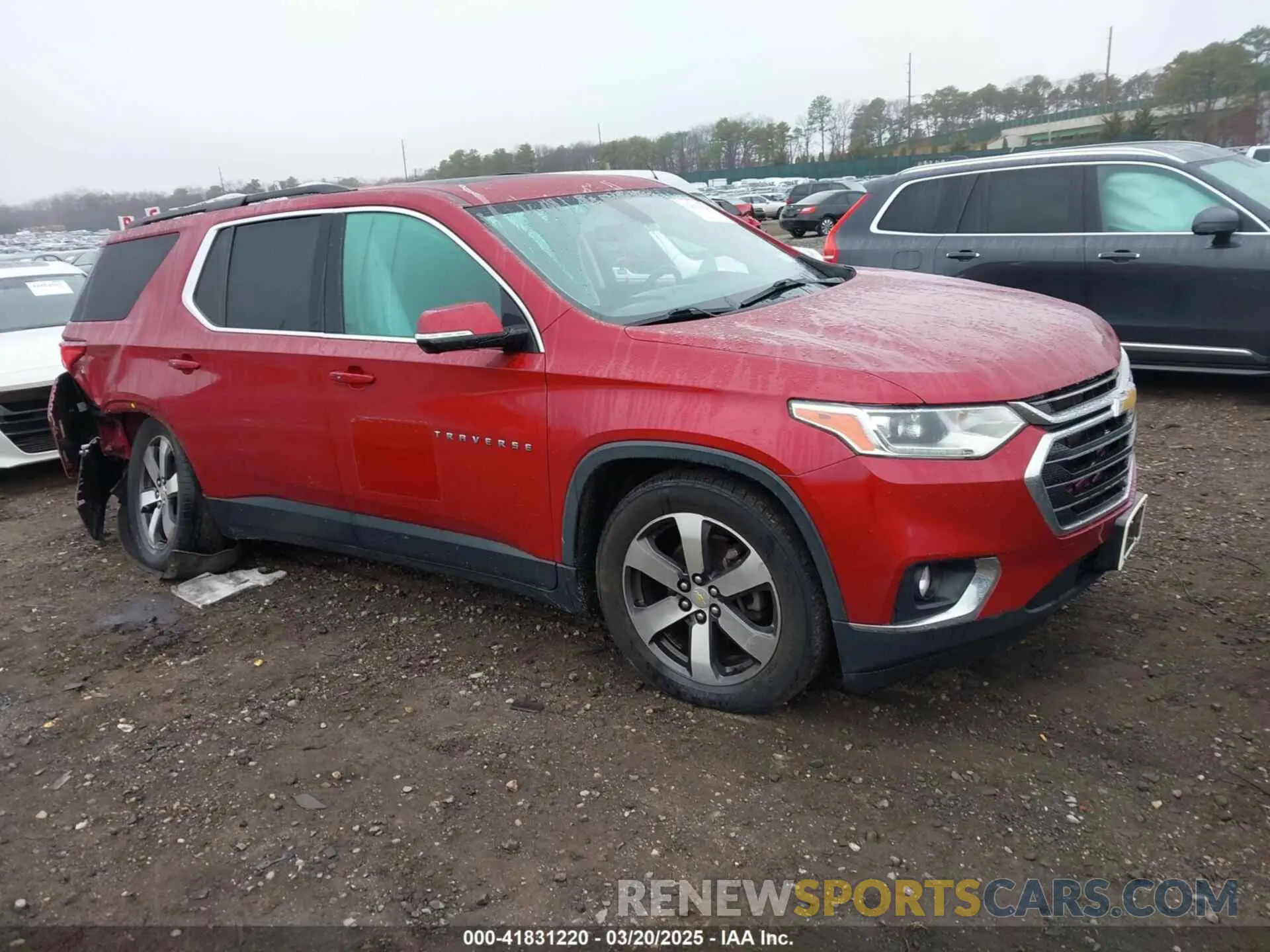 1 Photograph of a damaged car 1GNEVHKW9LJ158673 CHEVROLET TRAVERSE 2020