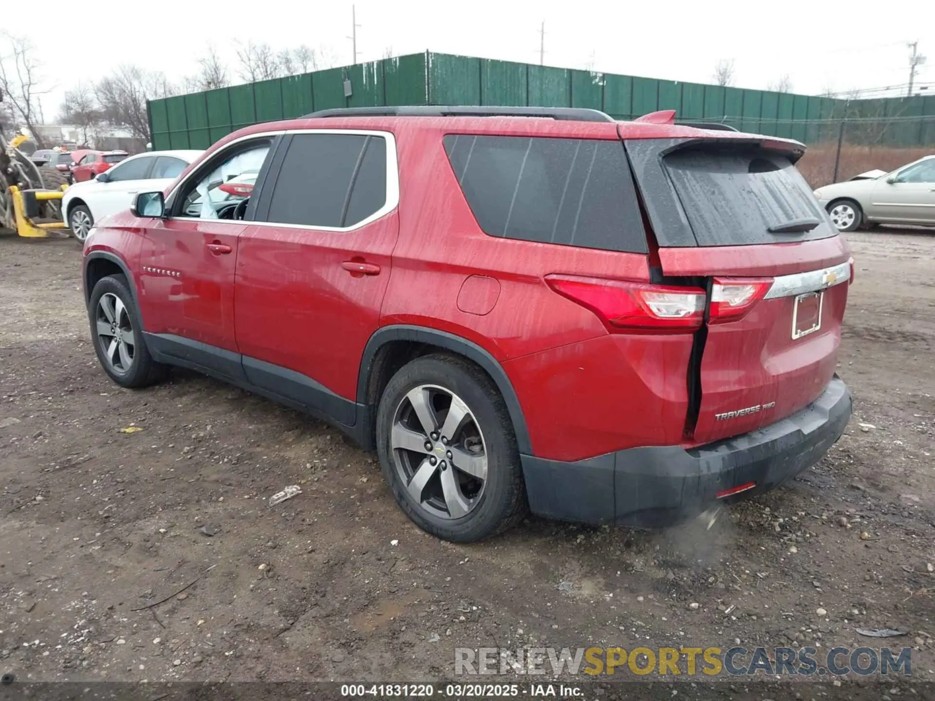 3 Photograph of a damaged car 1GNEVHKW9LJ158673 CHEVROLET TRAVERSE 2020