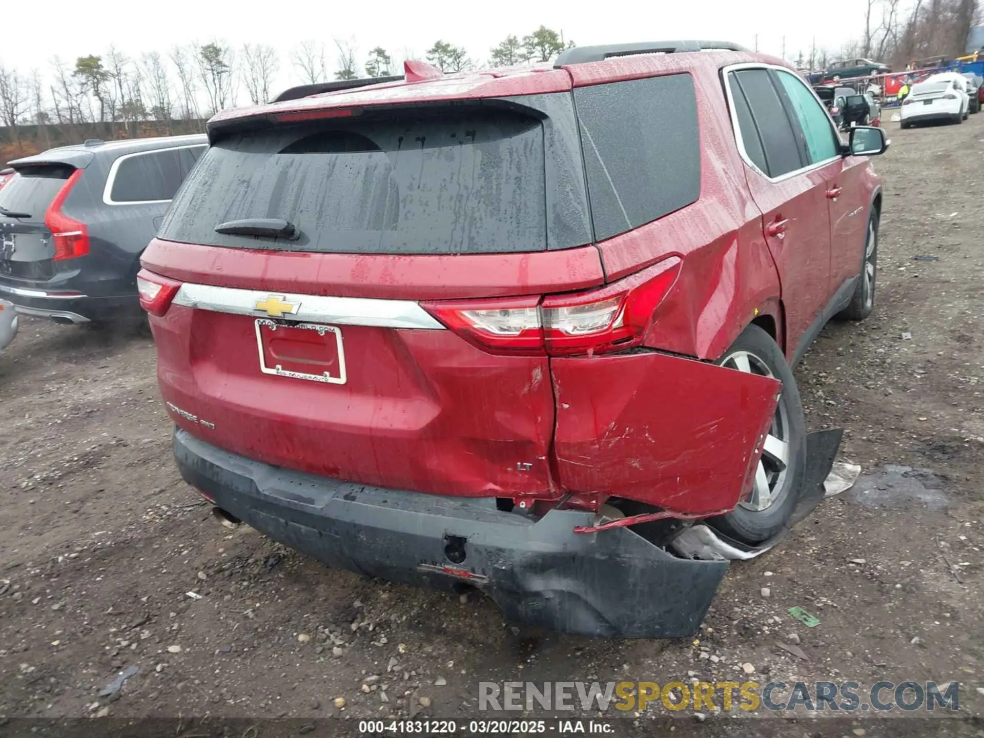 6 Photograph of a damaged car 1GNEVHKW9LJ158673 CHEVROLET TRAVERSE 2020