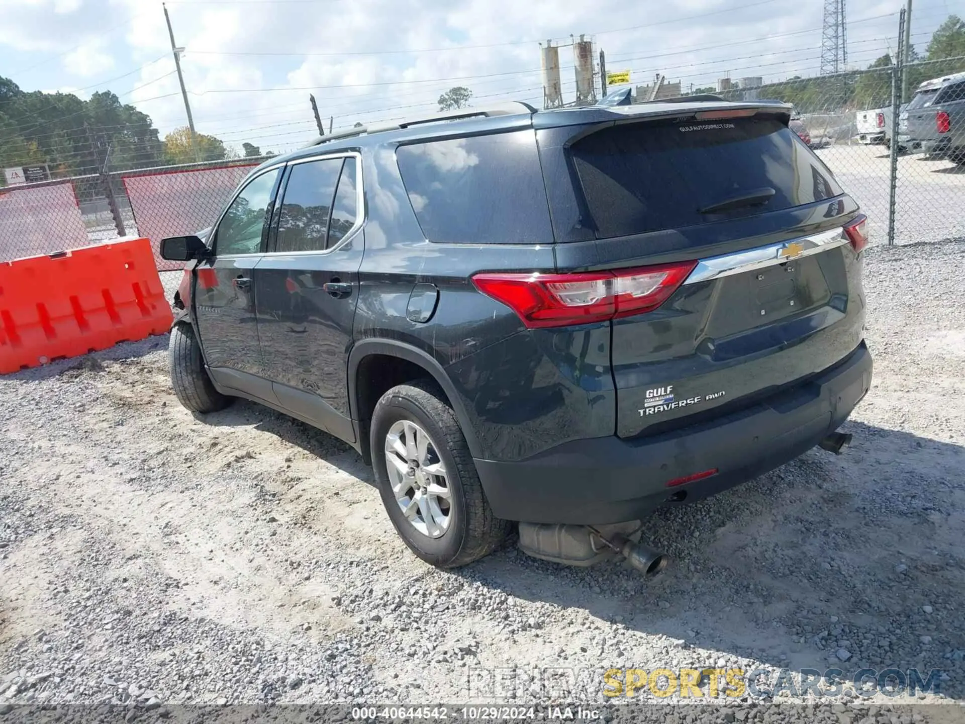 3 Photograph of a damaged car 1GNEVHKW9LJ194976 CHEVROLET TRAVERSE 2020