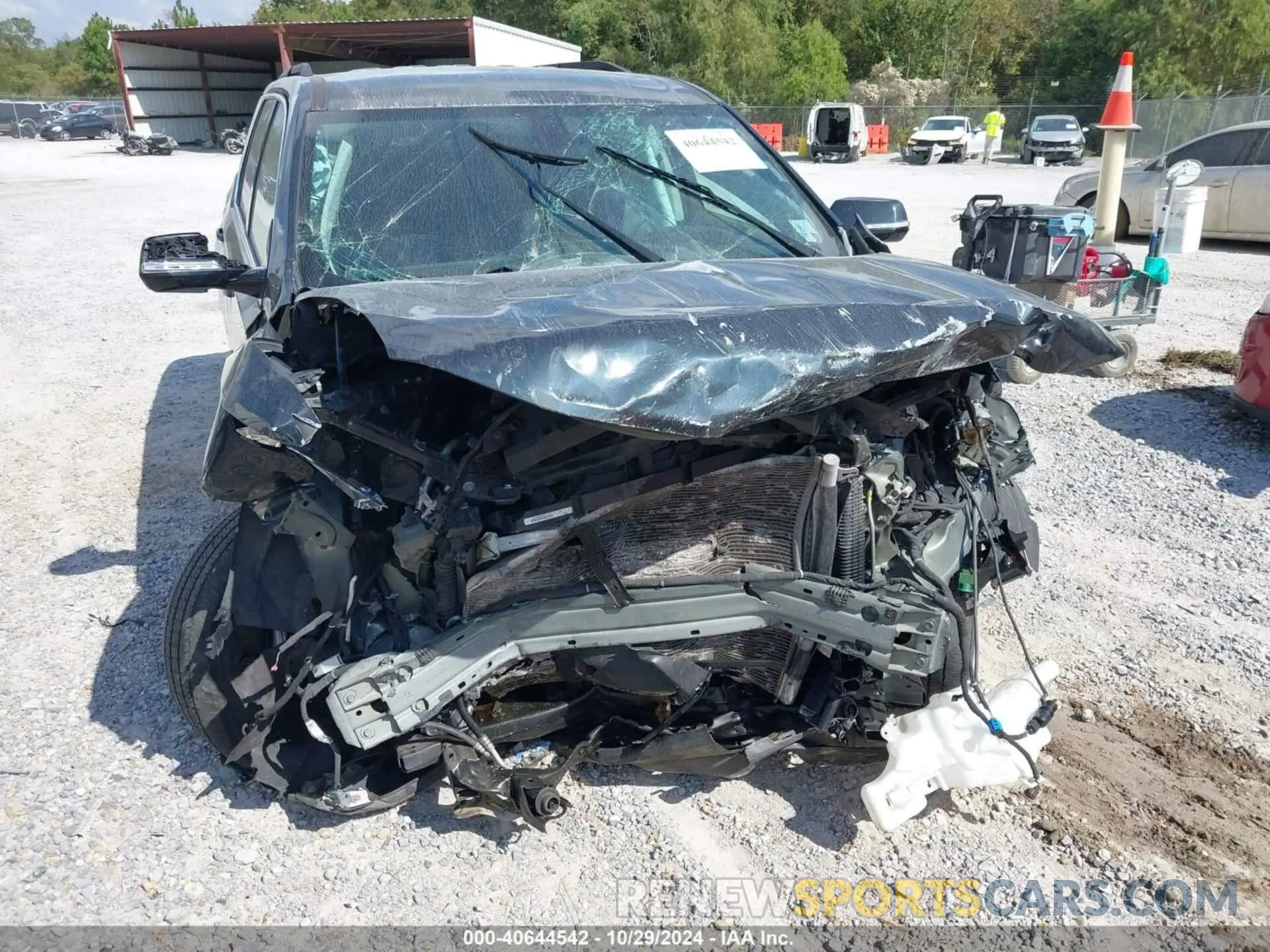 6 Photograph of a damaged car 1GNEVHKW9LJ194976 CHEVROLET TRAVERSE 2020