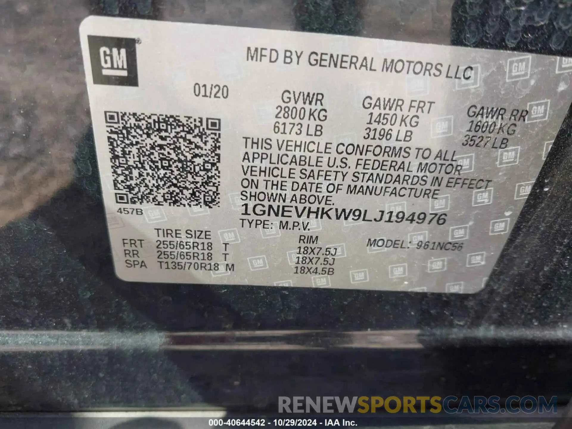 9 Photograph of a damaged car 1GNEVHKW9LJ194976 CHEVROLET TRAVERSE 2020
