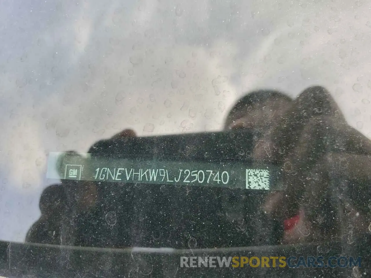 15 Photograph of a damaged car 1GNEVHKW9LJ250740 CHEVROLET TRAVERSE 2020