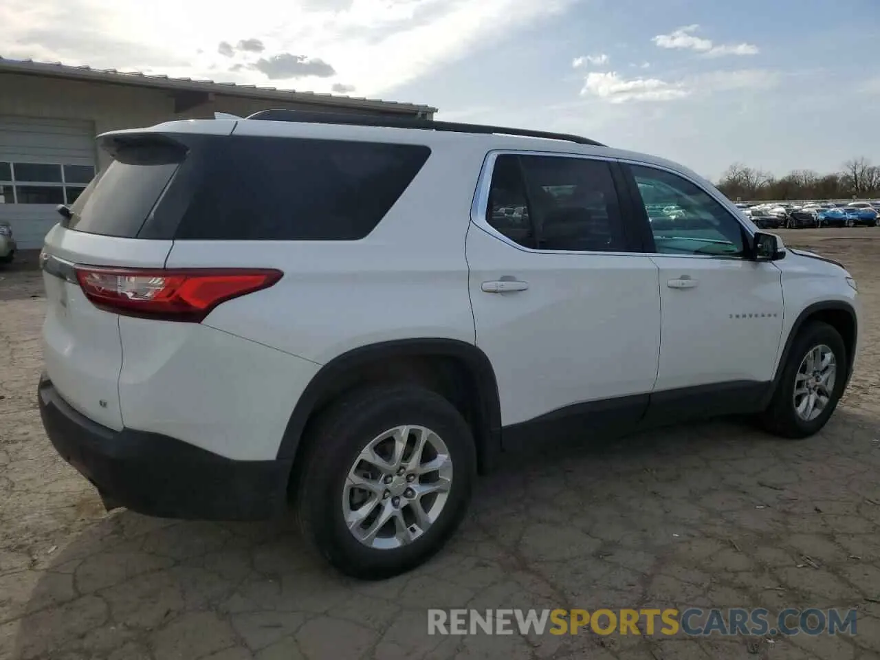 3 Photograph of a damaged car 1GNEVHKW9LJ250740 CHEVROLET TRAVERSE 2020