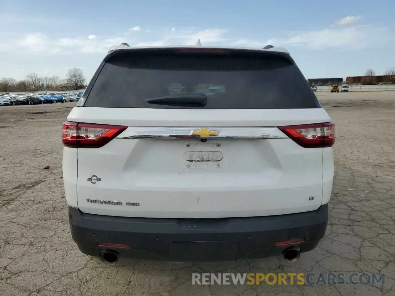 6 Photograph of a damaged car 1GNEVHKW9LJ250740 CHEVROLET TRAVERSE 2020