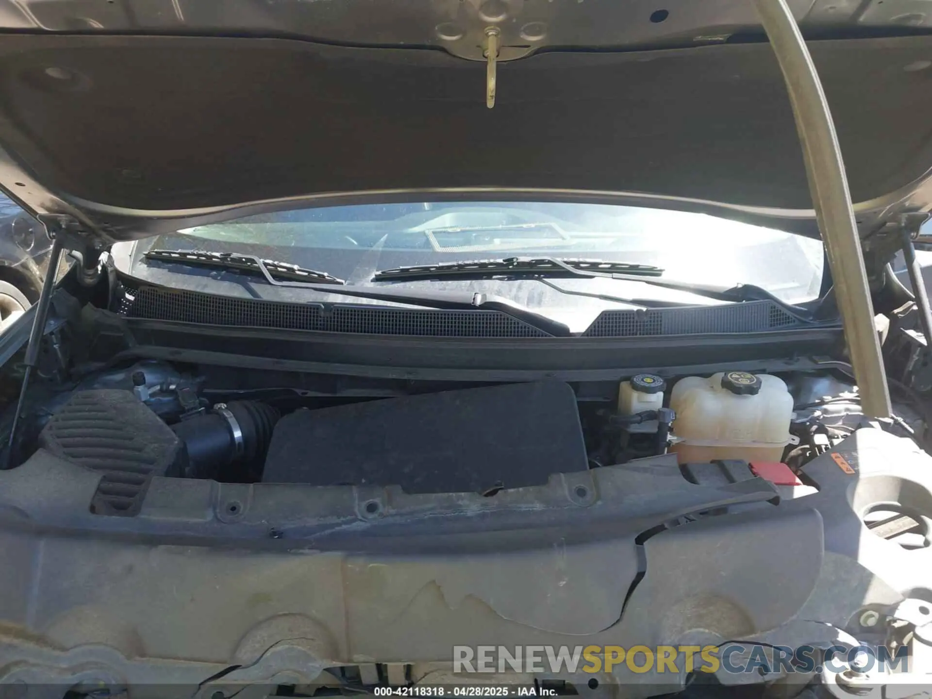 10 Photograph of a damaged car 1GNEVHKWXLJ185400 CHEVROLET TRAVERSE 2020