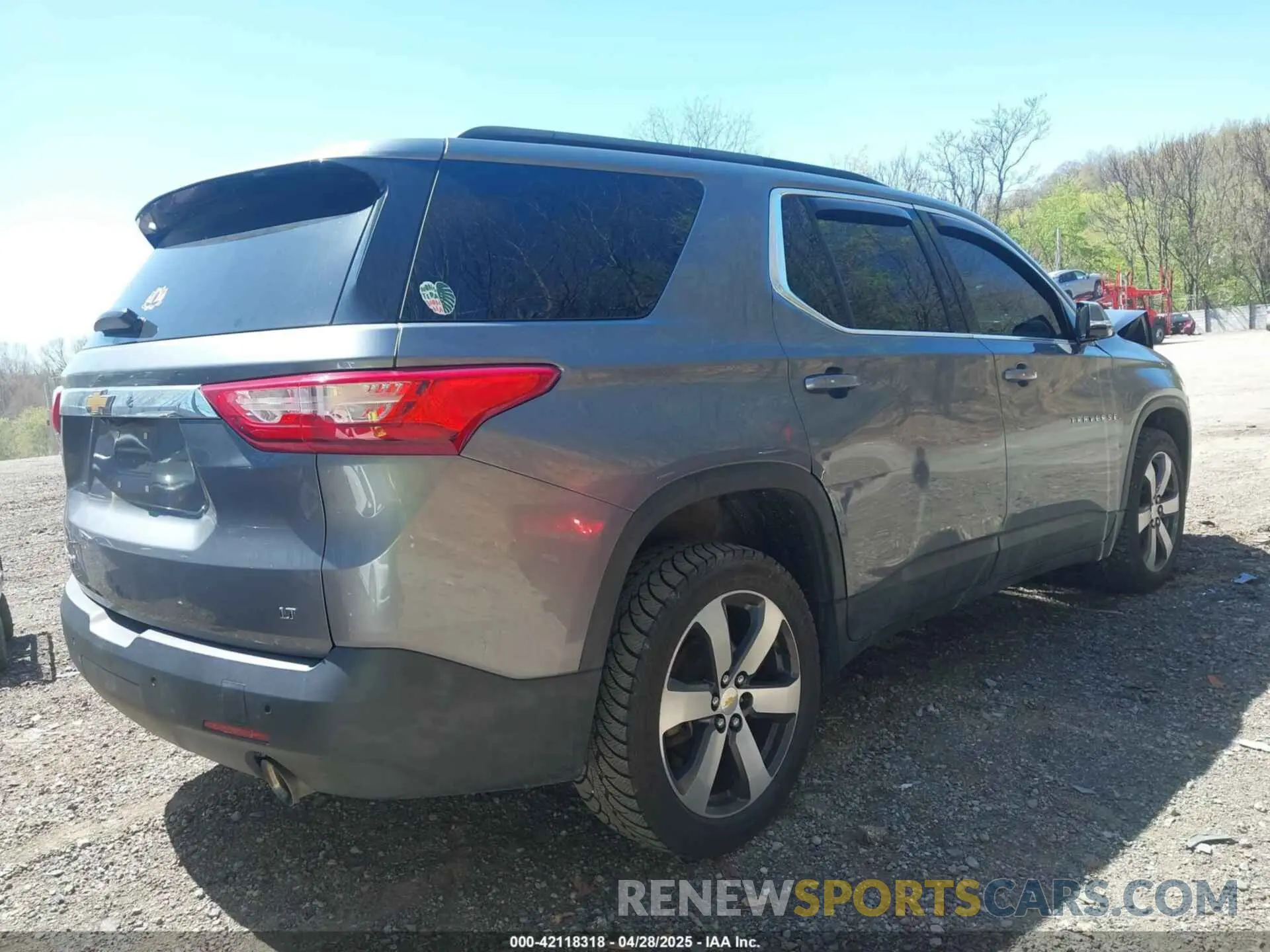 4 Photograph of a damaged car 1GNEVHKWXLJ185400 CHEVROLET TRAVERSE 2020