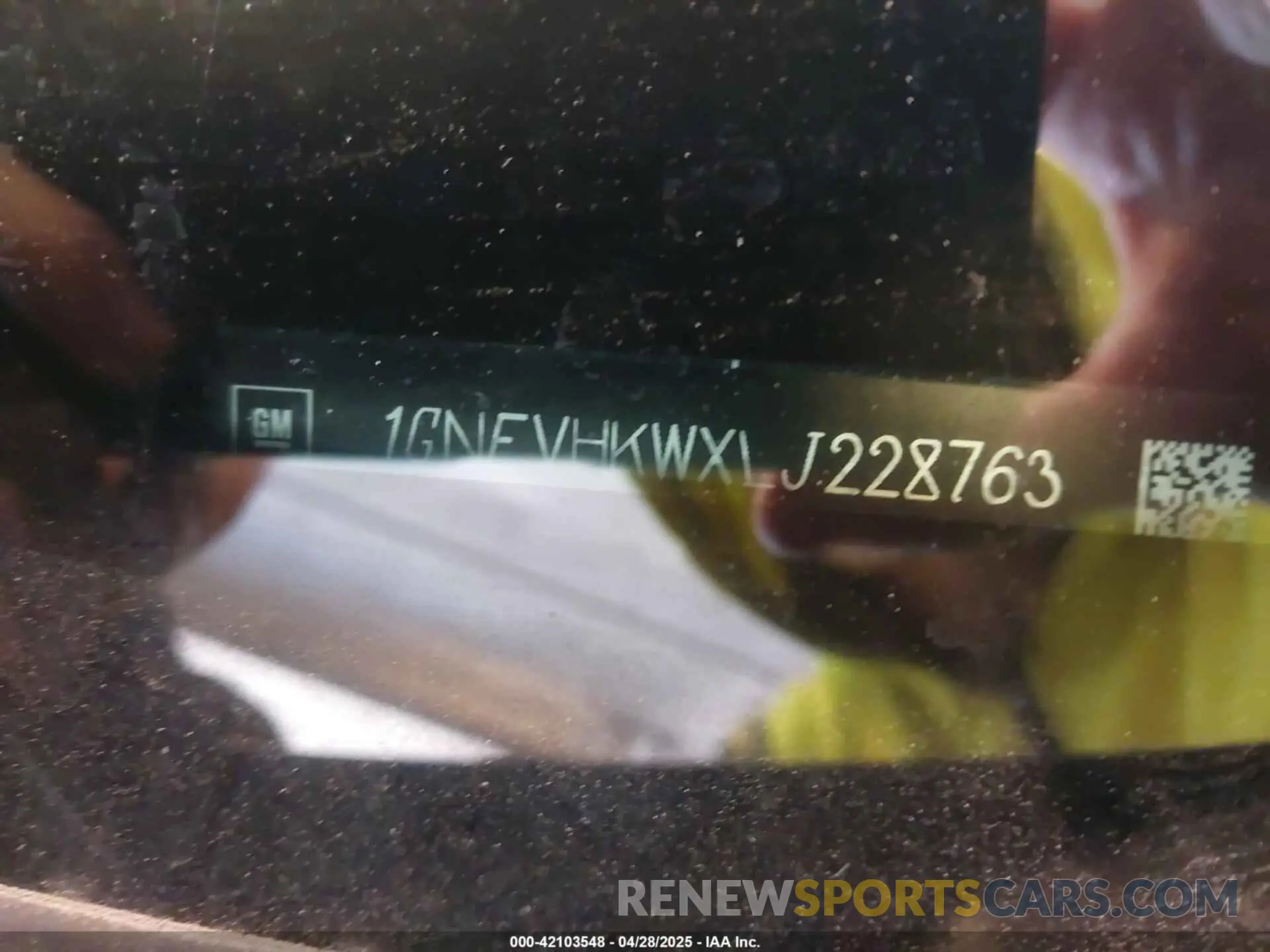 9 Photograph of a damaged car 1GNEVHKWXLJ228763 CHEVROLET TRAVERSE 2020