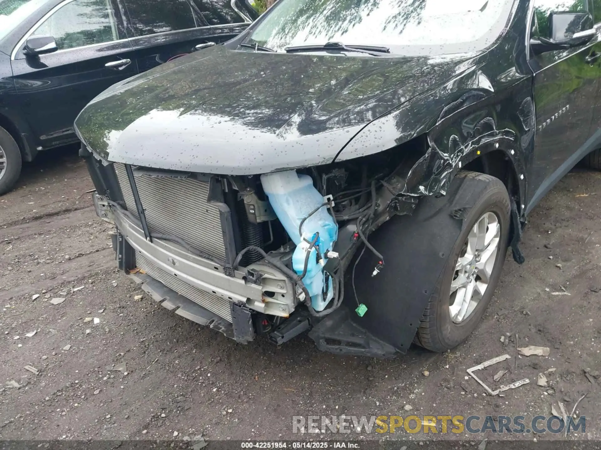 6 Photograph of a damaged car 1GNEVHKWXLJ324540 CHEVROLET TRAVERSE 2020