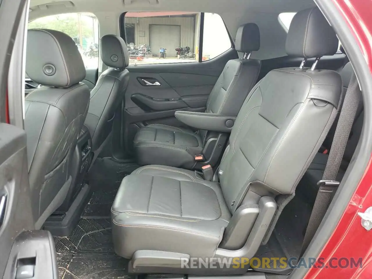 11 Photograph of a damaged car 1GNEVJKW1LJ163969 CHEVROLET TRAVERSE 2020