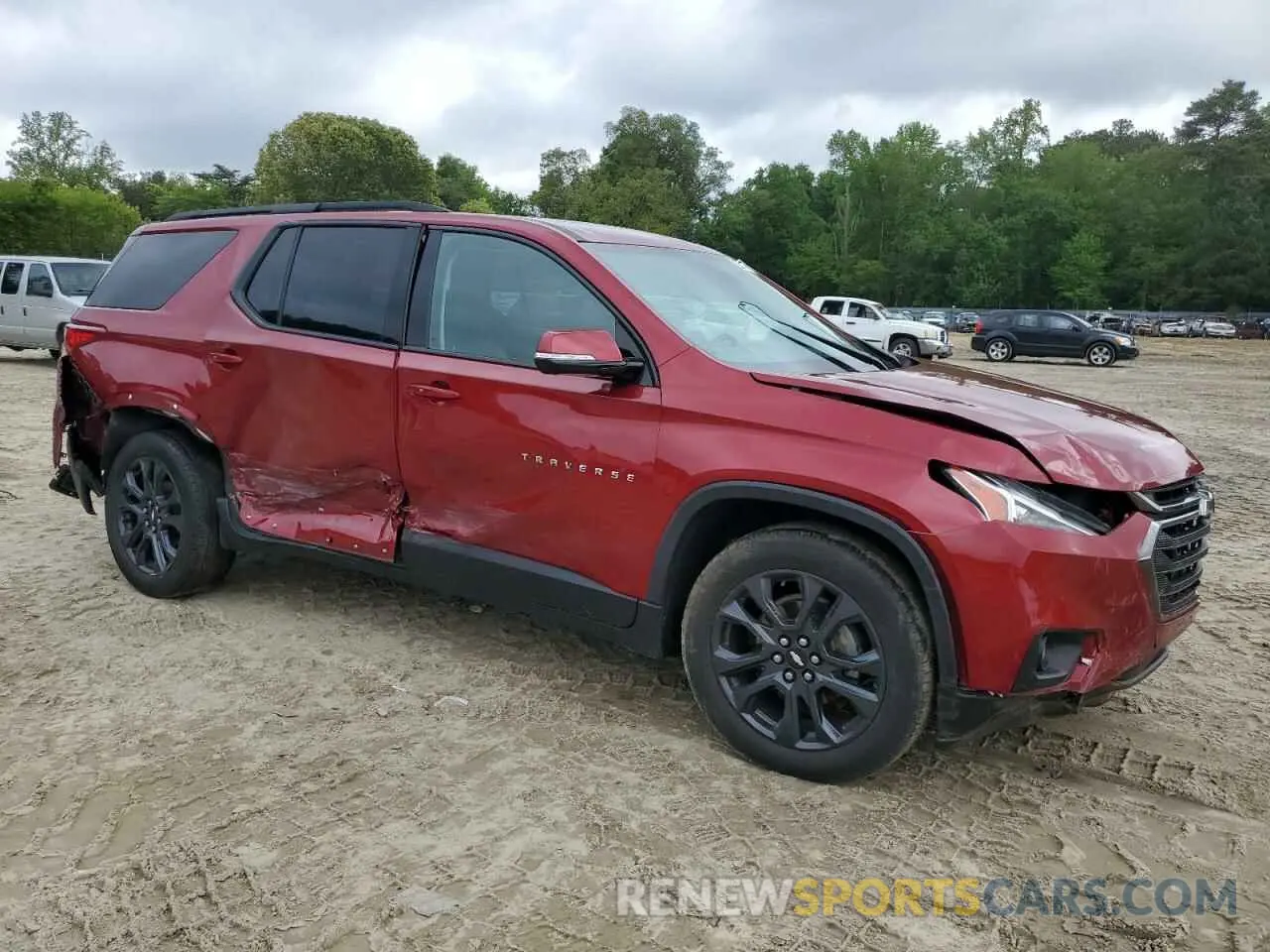 4 Photograph of a damaged car 1GNEVJKW1LJ163969 CHEVROLET TRAVERSE 2020