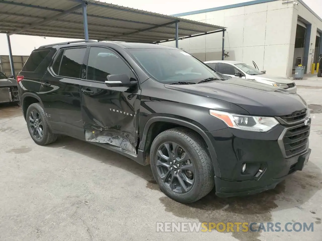 4 Photograph of a damaged car 1GNEVJKW1LJ298126 CHEVROLET TRAVERSE 2020