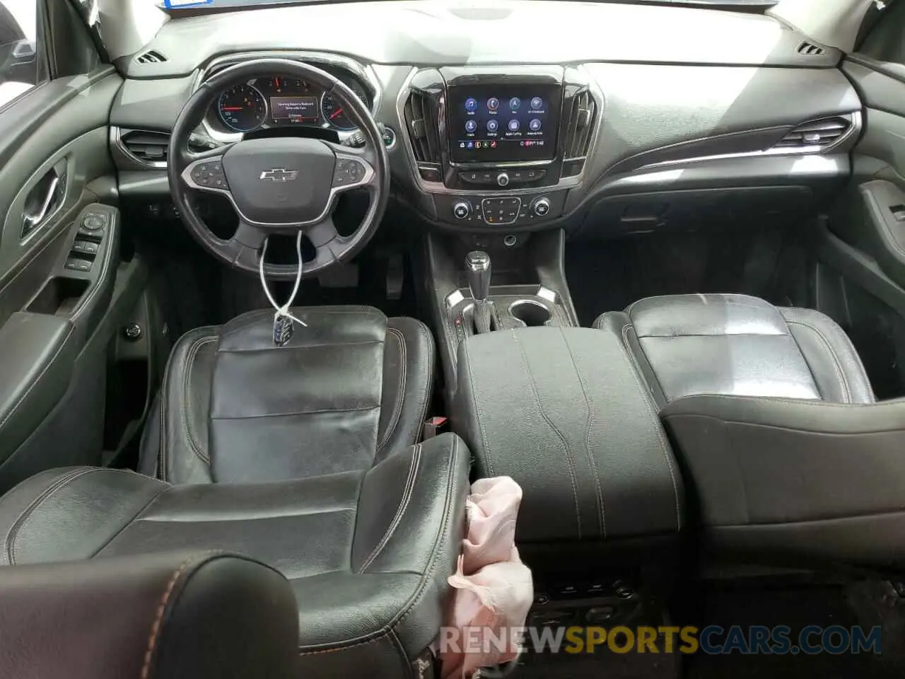 8 Photograph of a damaged car 1GNEVJKW1LJ298126 CHEVROLET TRAVERSE 2020