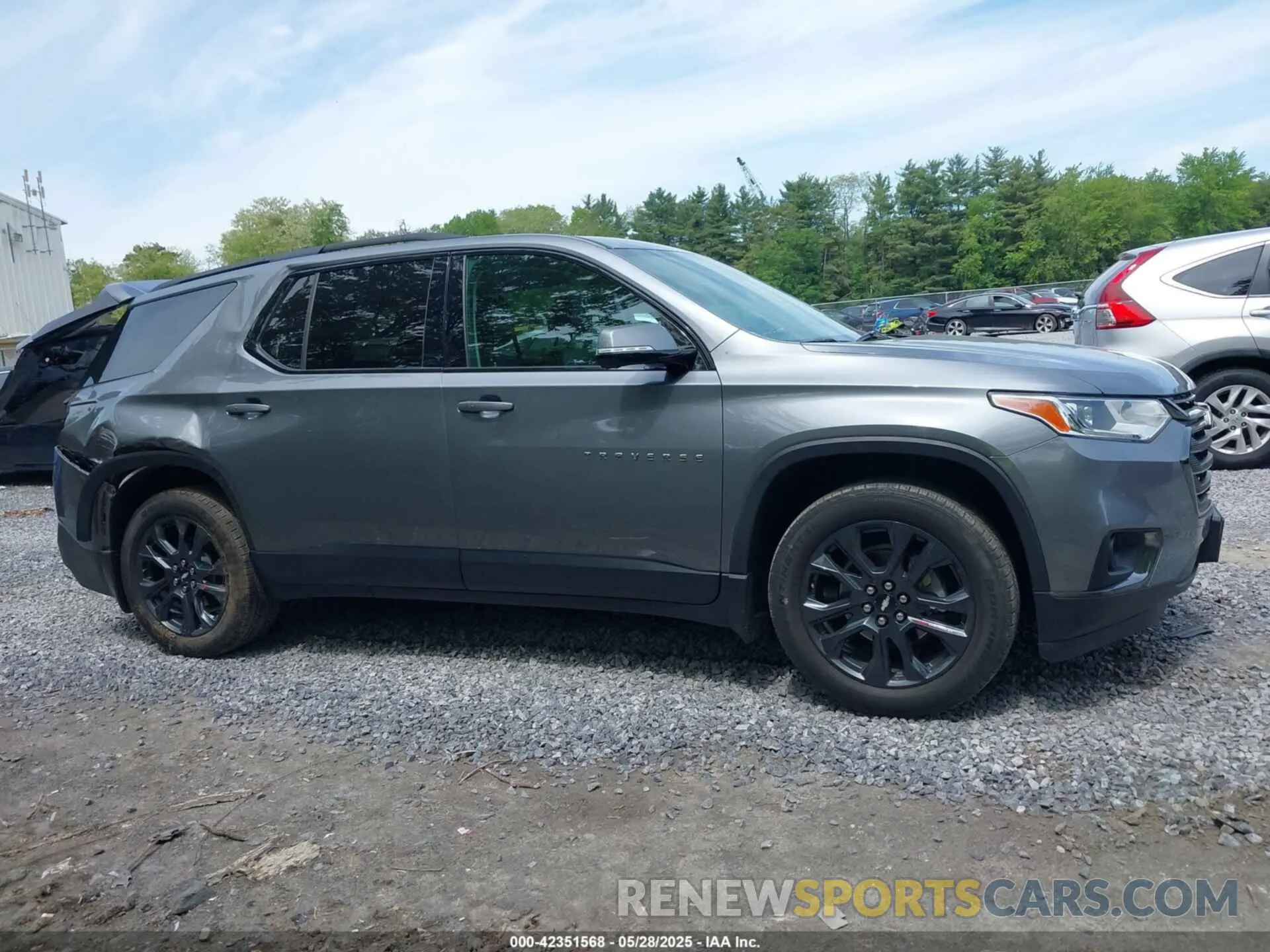 13 Photograph of a damaged car 1GNEVJKW2LJ247766 CHEVROLET TRAVERSE 2020