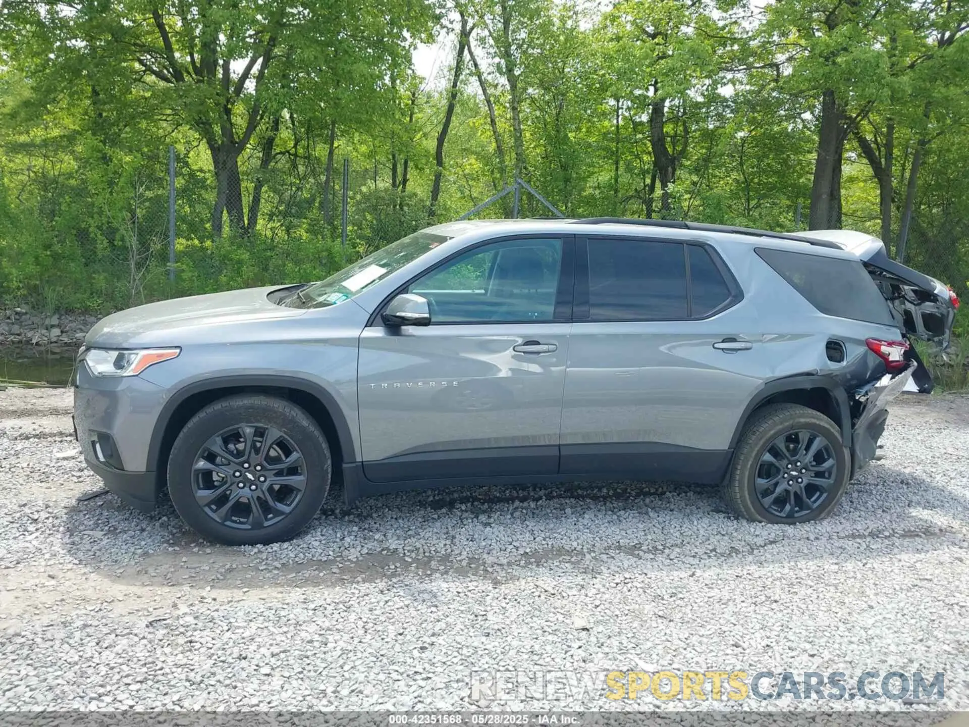 14 Photograph of a damaged car 1GNEVJKW2LJ247766 CHEVROLET TRAVERSE 2020
