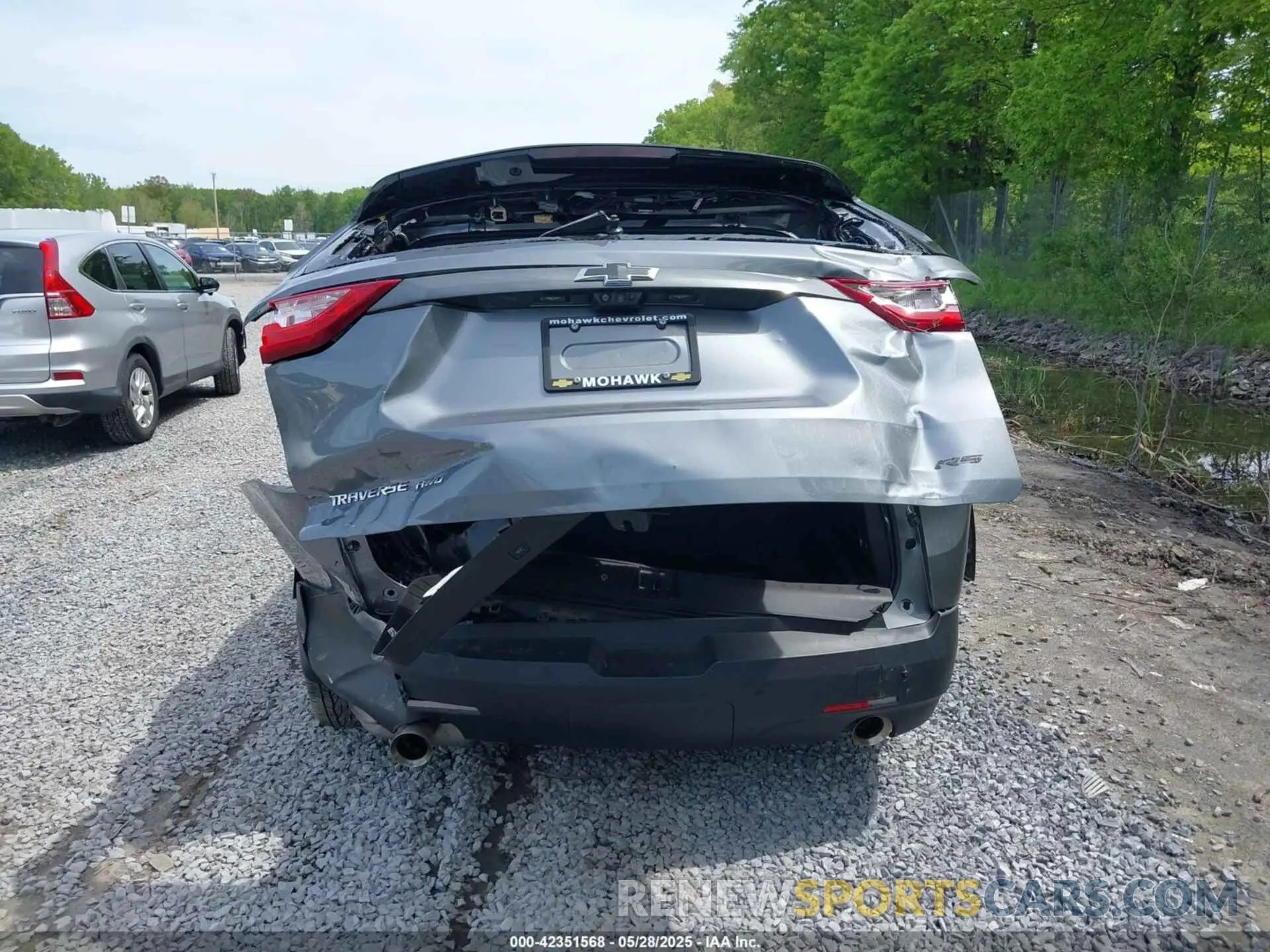 16 Photograph of a damaged car 1GNEVJKW2LJ247766 CHEVROLET TRAVERSE 2020
