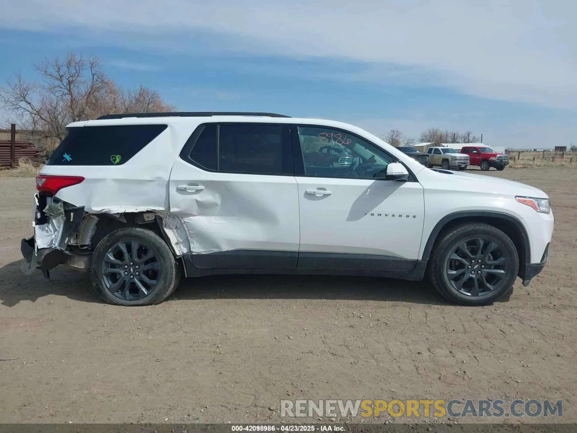 14 Photograph of a damaged car 1GNEVJKW4LJ284236 CHEVROLET TRAVERSE 2020