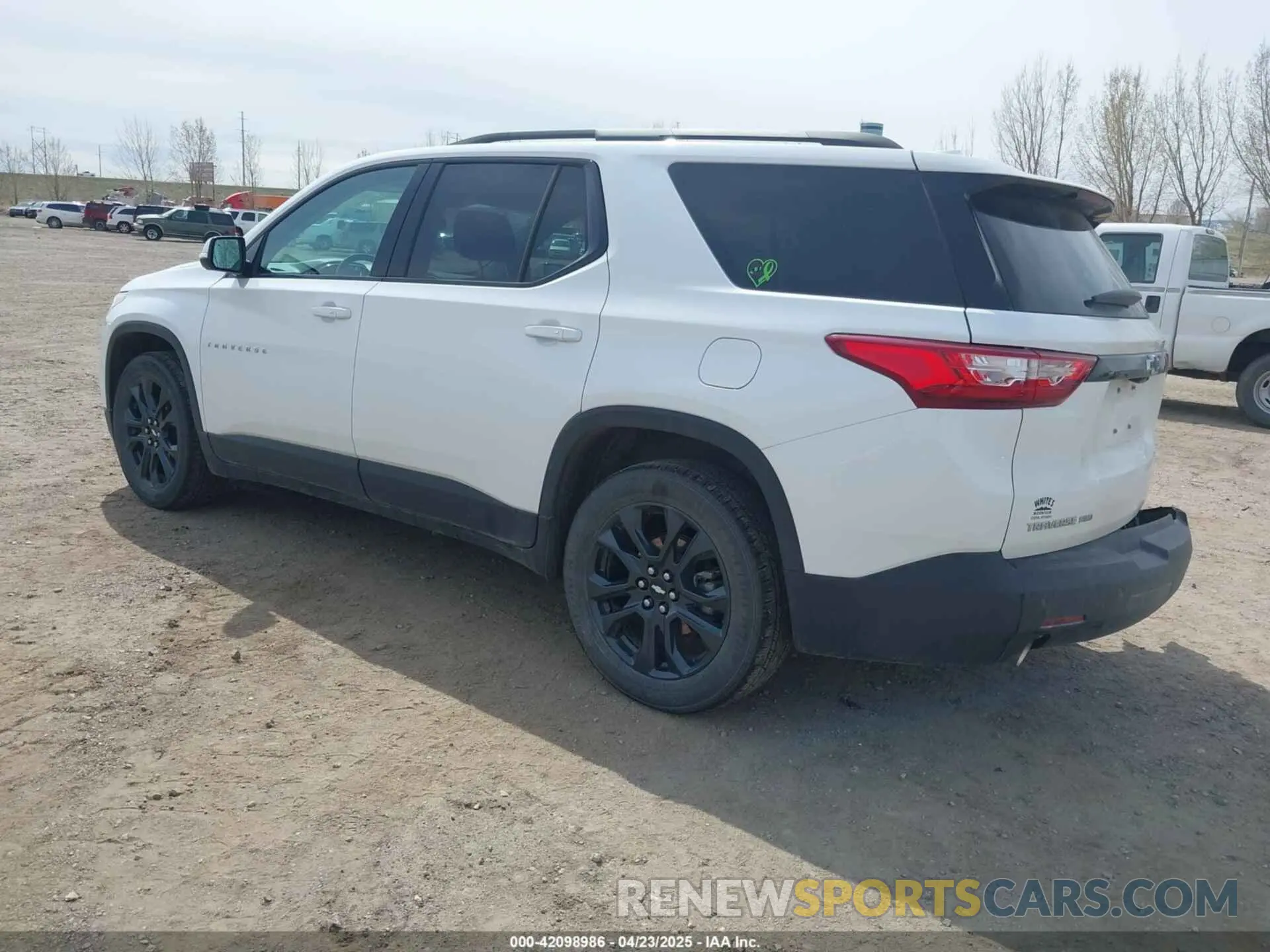 3 Photograph of a damaged car 1GNEVJKW4LJ284236 CHEVROLET TRAVERSE 2020
